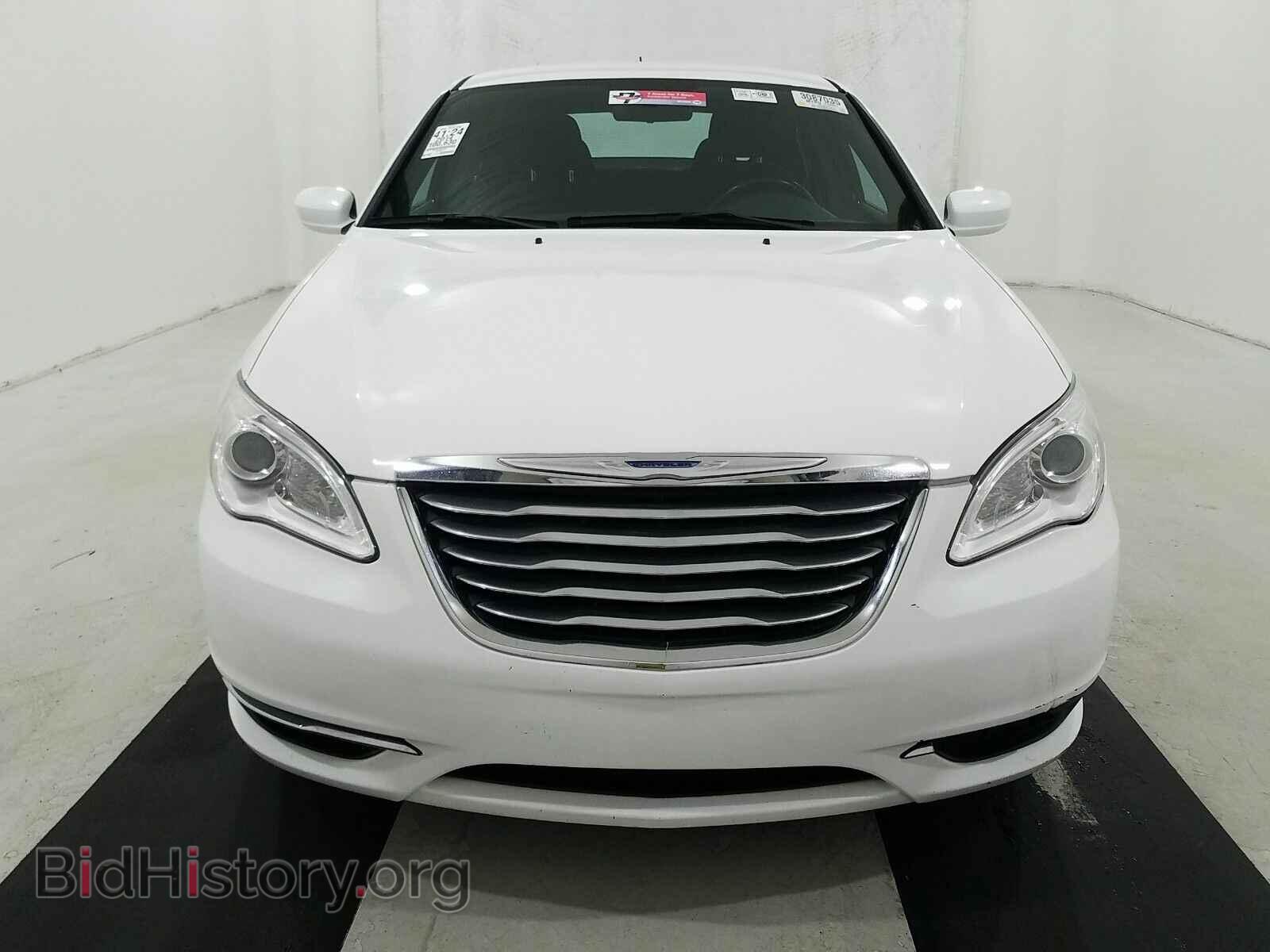 2014 Chrysler 200 - VIN: 1C3CCBBG9EN236655 - Фото 2