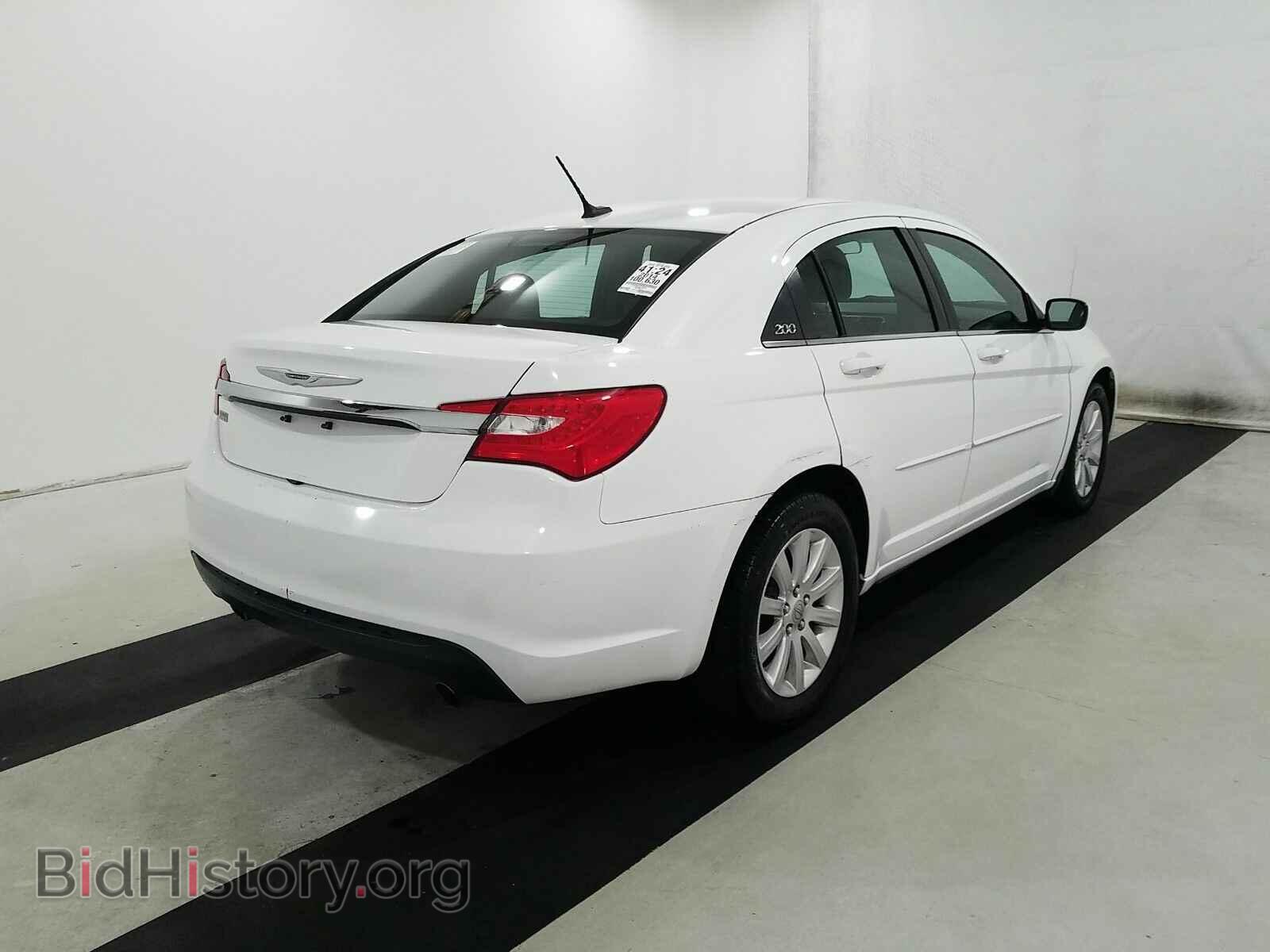 2014 Chrysler 200 - VIN: 1C3CCBBG9EN236655 - Фото 4