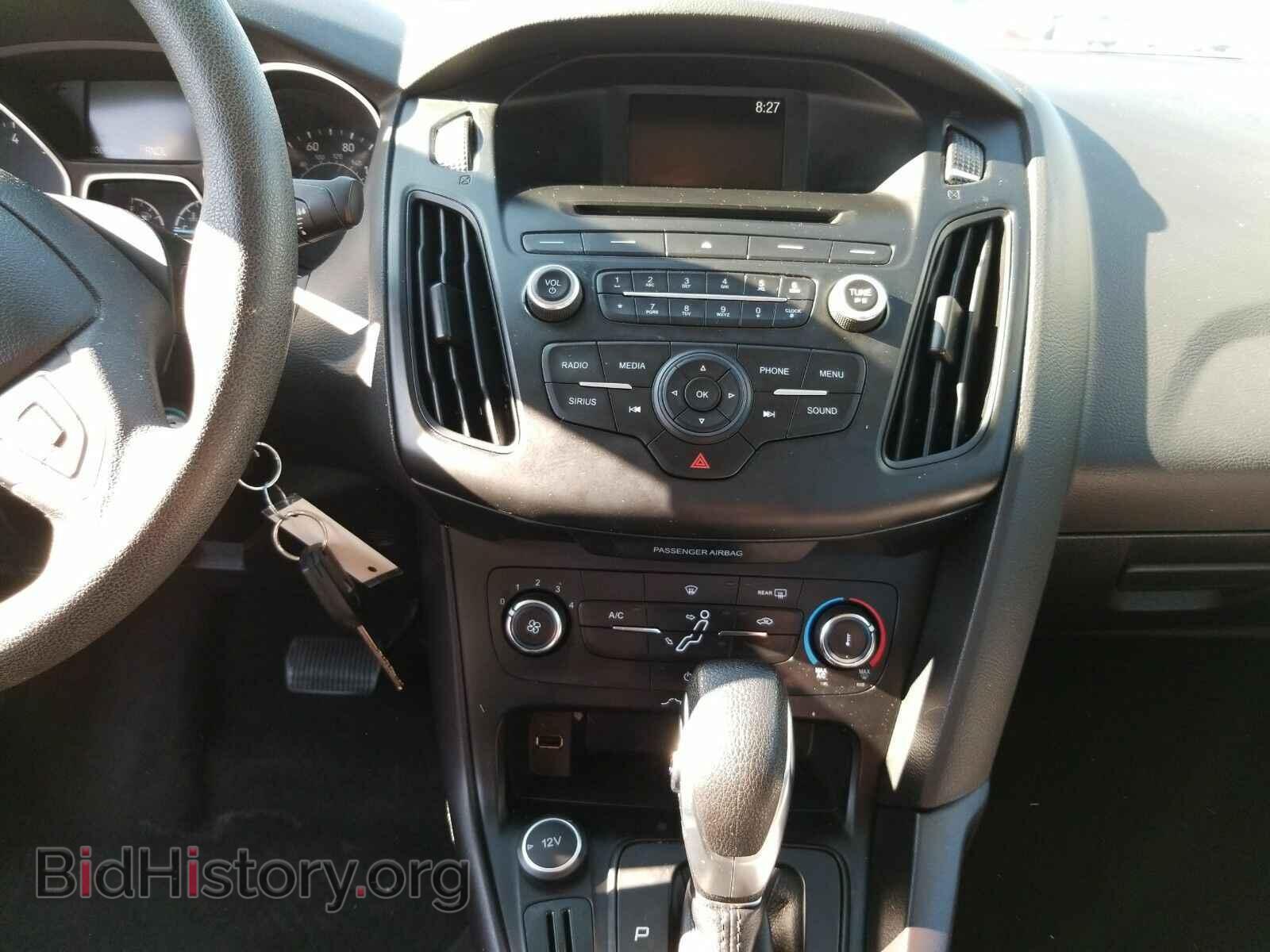 2017 Ford Focus - VIN: 1FADP3F26HL252679 - Фото 4