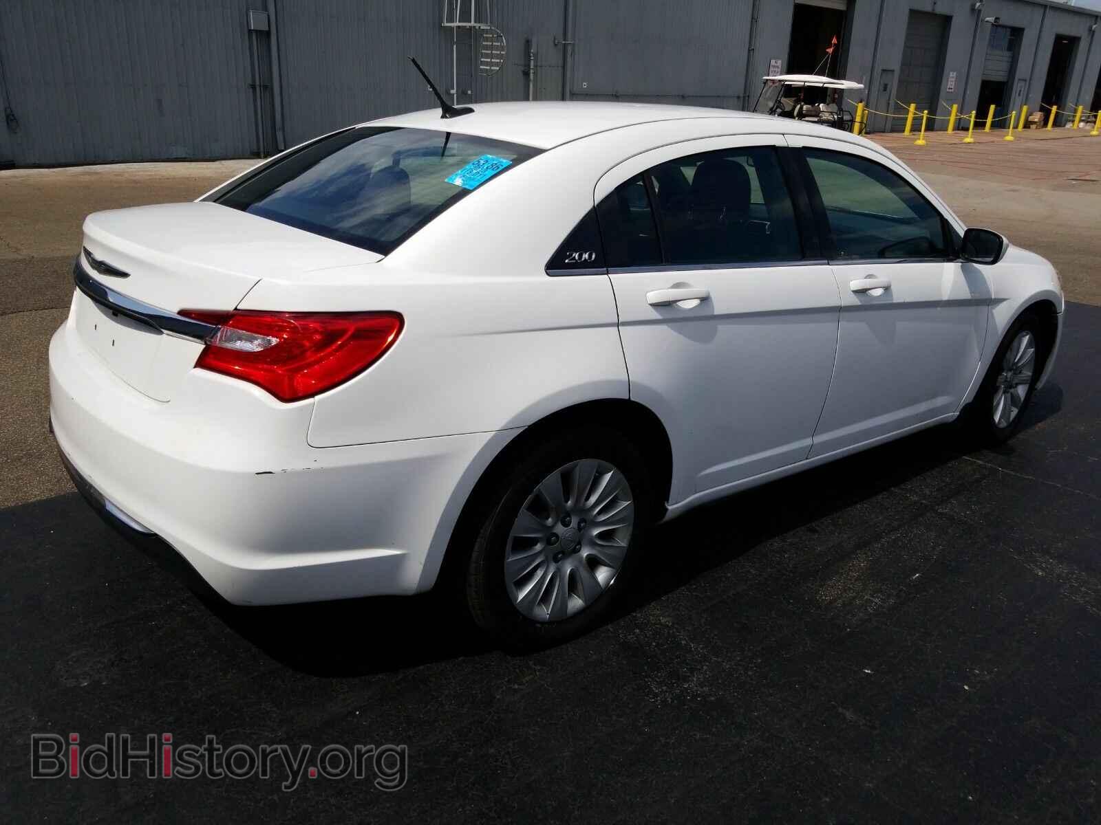 2013 Chrysler 200 - VIN: 1C3CCBAG0DN743153 - Фото 2