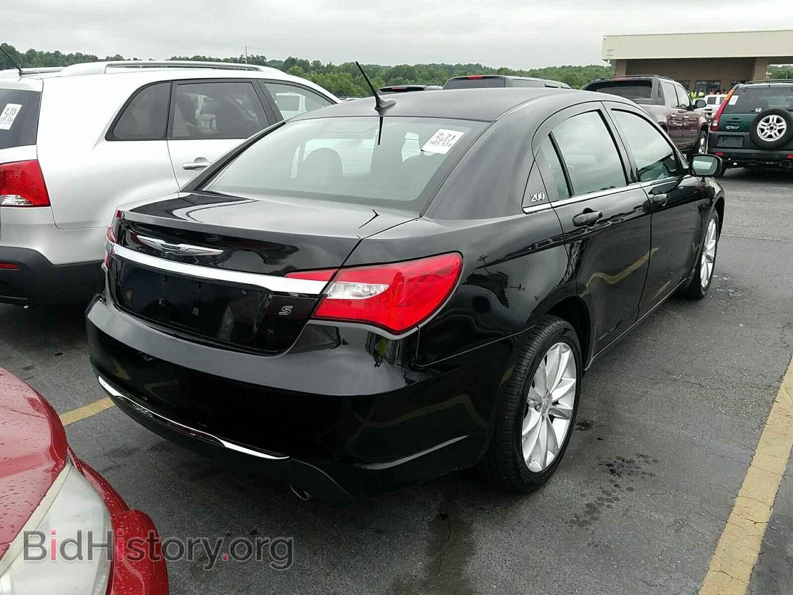 2011 Chrysler 200 - VIN: 1C3BC8FG2BN567114 - Фото 2