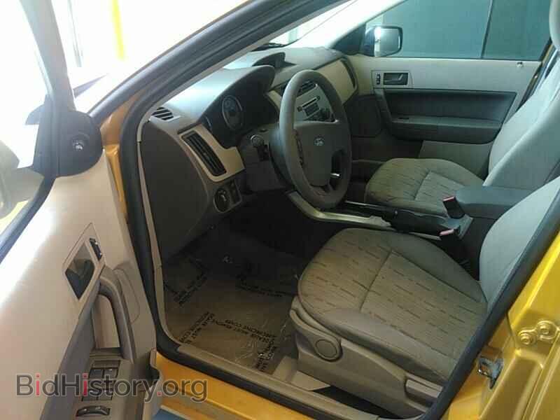 2009 Ford Focus - VIN: 1FAHP35NX9W252696 - Фото 3