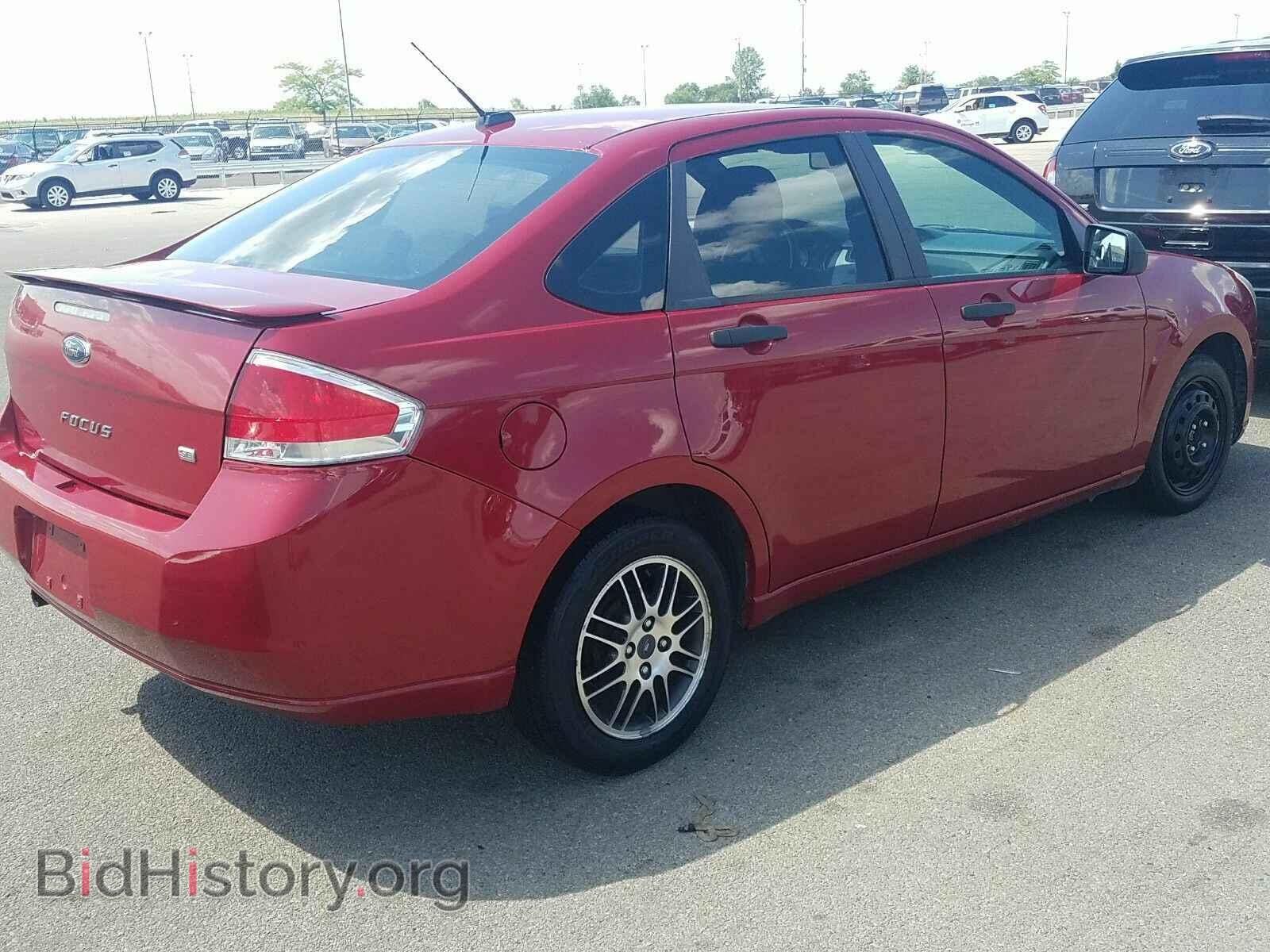 2010 Ford Focus - VIN: 1FAHP3FN7AW147178 - Фото 2
