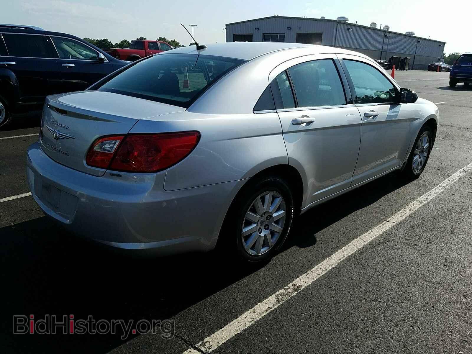 2010 Chrysler Sebring - VIN: 1C3CC4FB6AN137070 - Фото 2