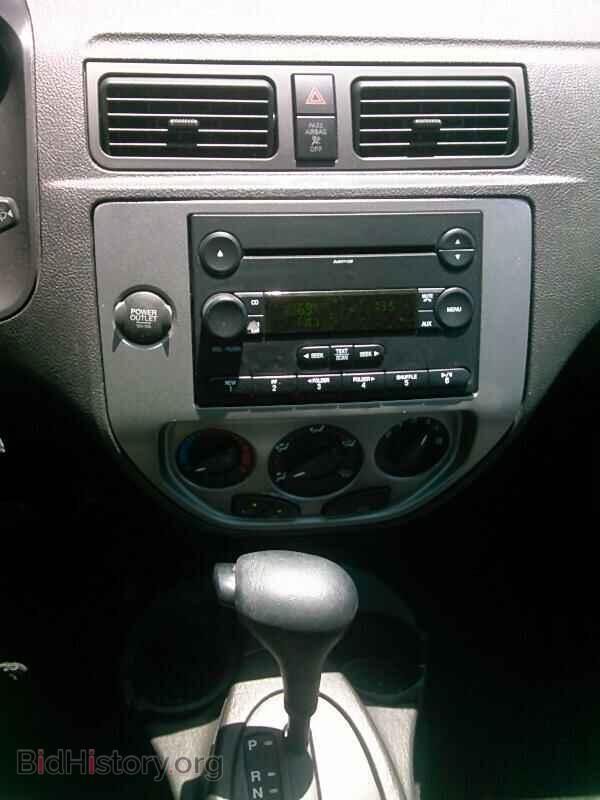 2007 Ford Focus - VIN: 1FAHP37N07W247680 - Фото 4