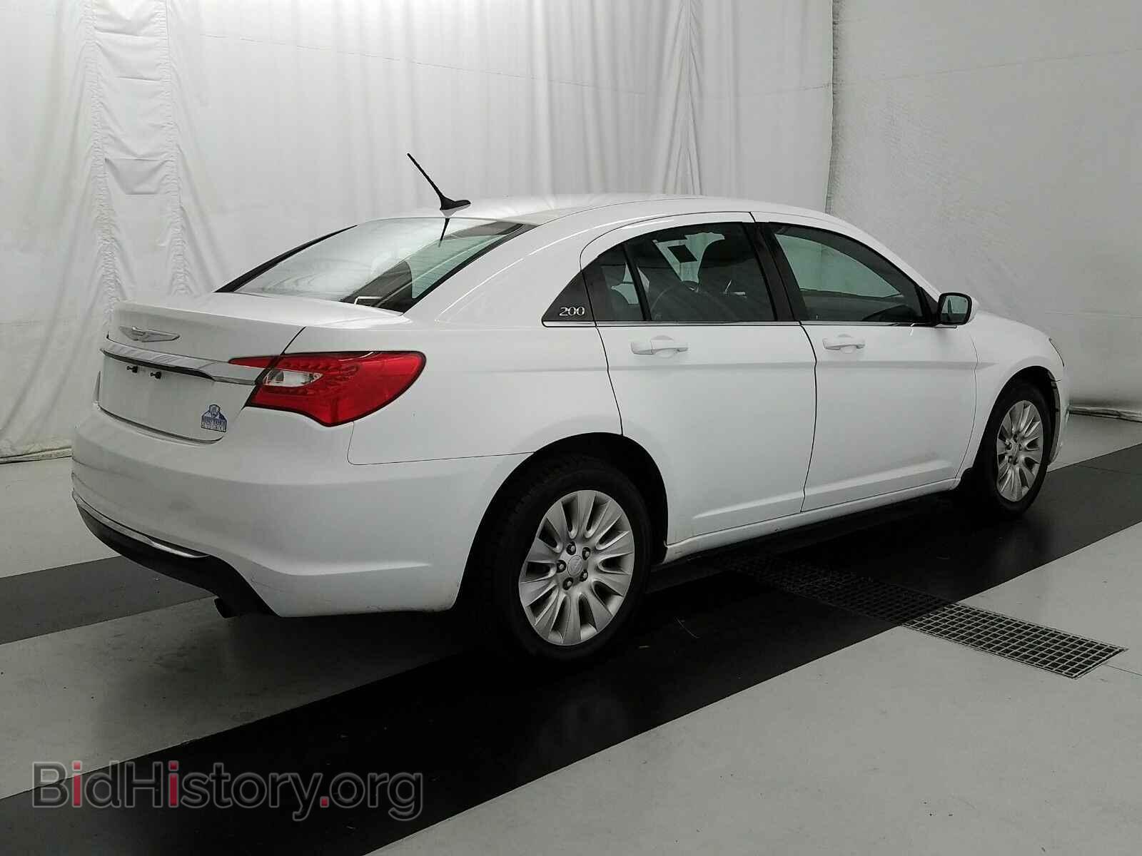 2014 Chrysler 200 - VIN: 1C3CCBAB7EN122952 - Фото 4