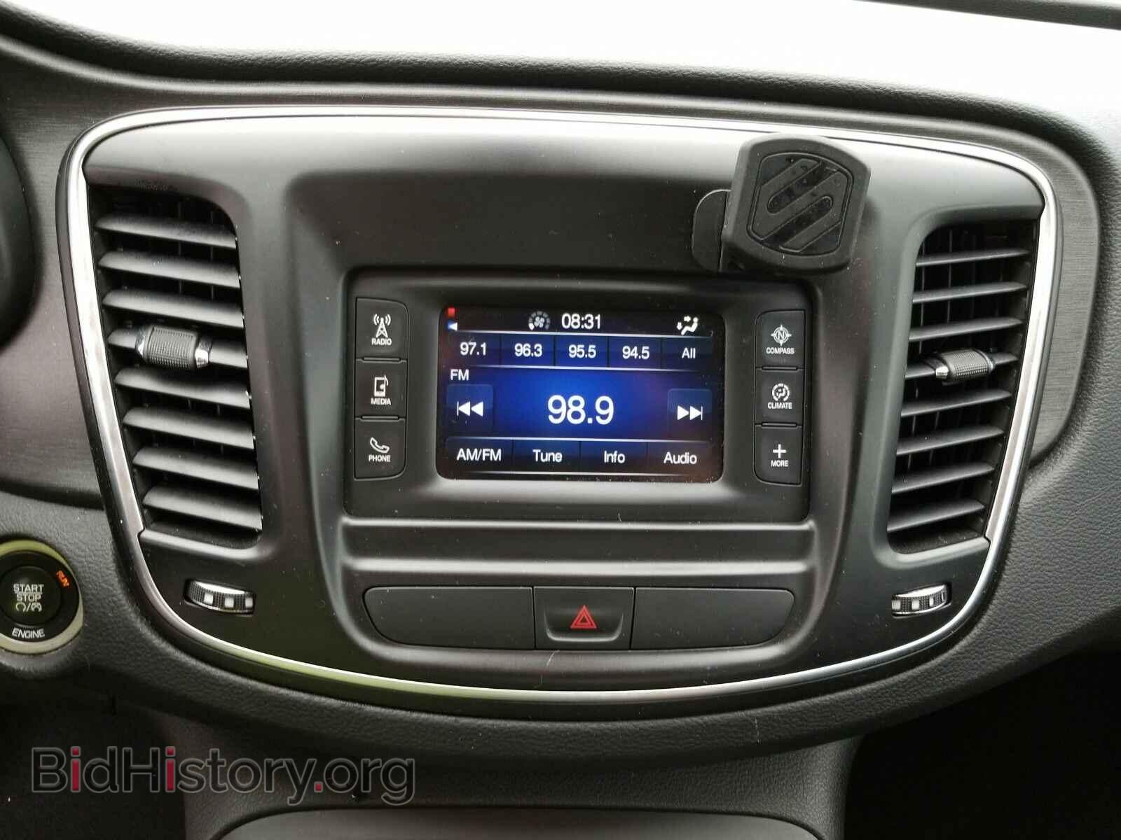 2016 Chrysler 200 - VIN: 1C3CCCAB2GN156791 - Фото 4