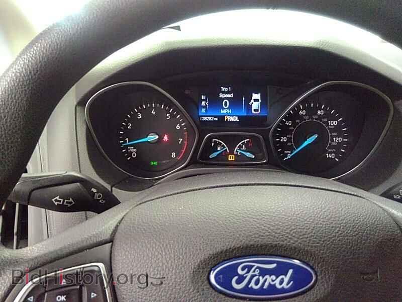 2016 Ford Focus - VIN: 1FADP3E2XGL305660 - Photo 5