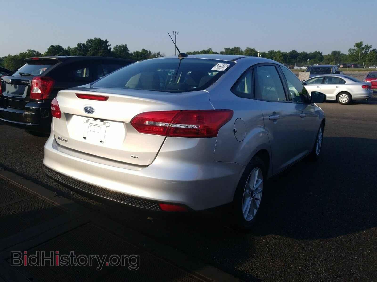 2017 Ford Focus - VIN: 1FADP3F25HL246677 - Фото 2