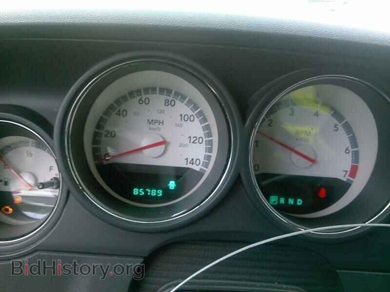 2010 Dodge Challenger - VIN: 2B3CJ4DV4AH291866 - Photo 5