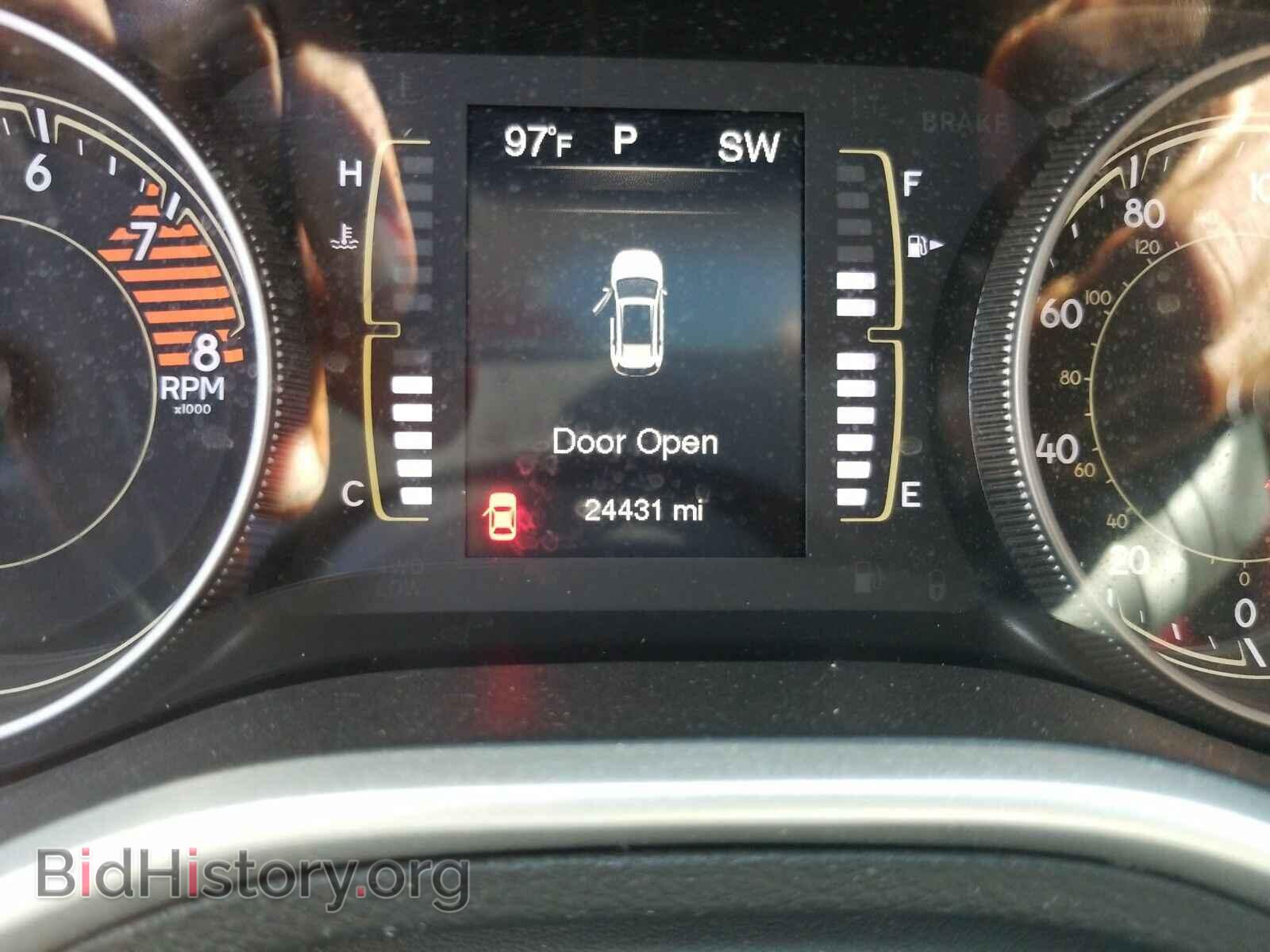 2017 Jeep Cherokee - VIN: 1C4PJLCS7HW592113 - Фото 5