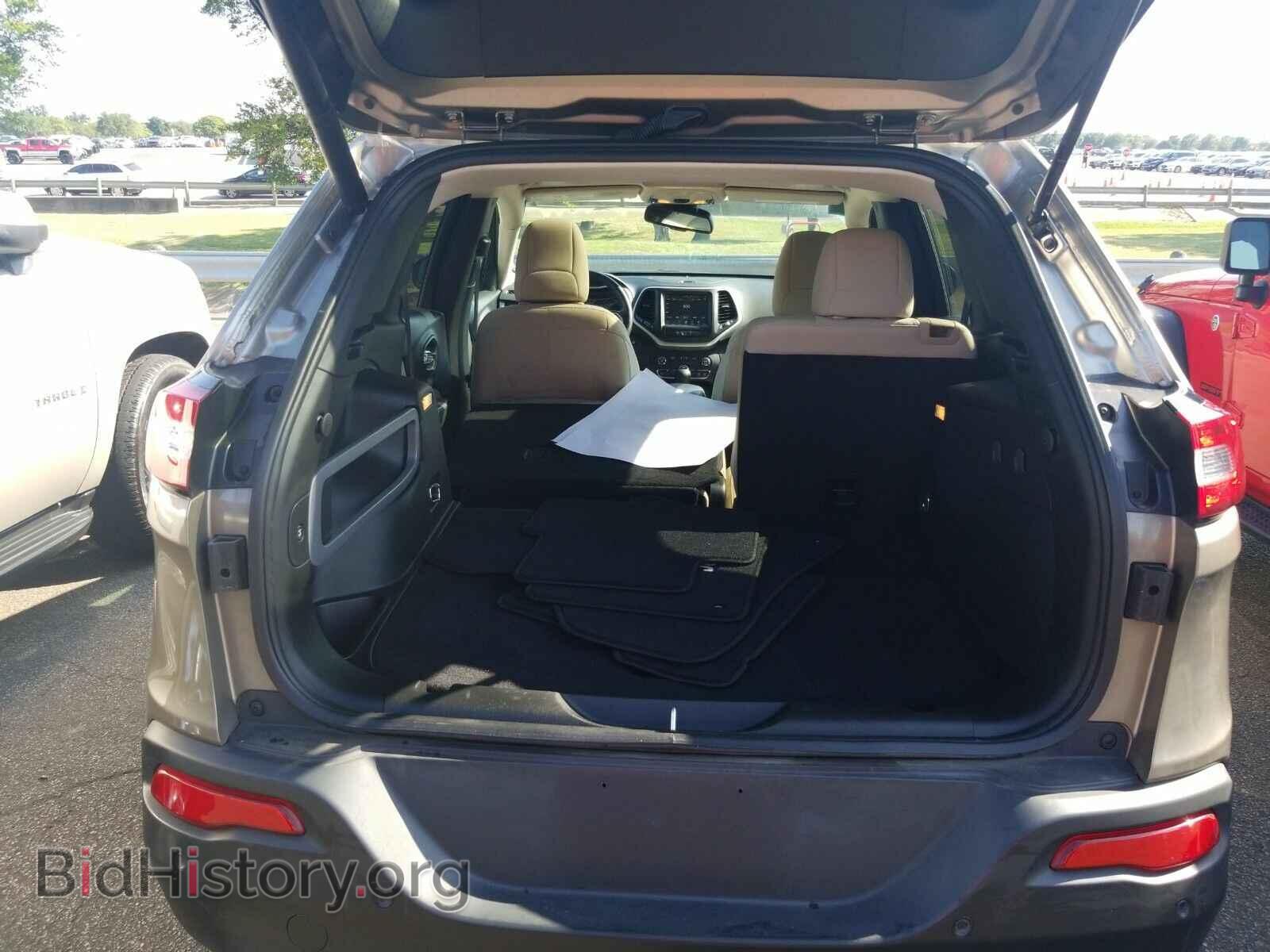 2017 Jeep Cherokee - VIN: 1C4PJLCS7HW592113 - Фото 7