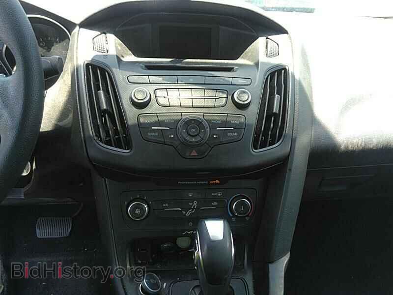 2016 Ford Focus - VIN: 1FADP3F29GL360759 - Photo 4