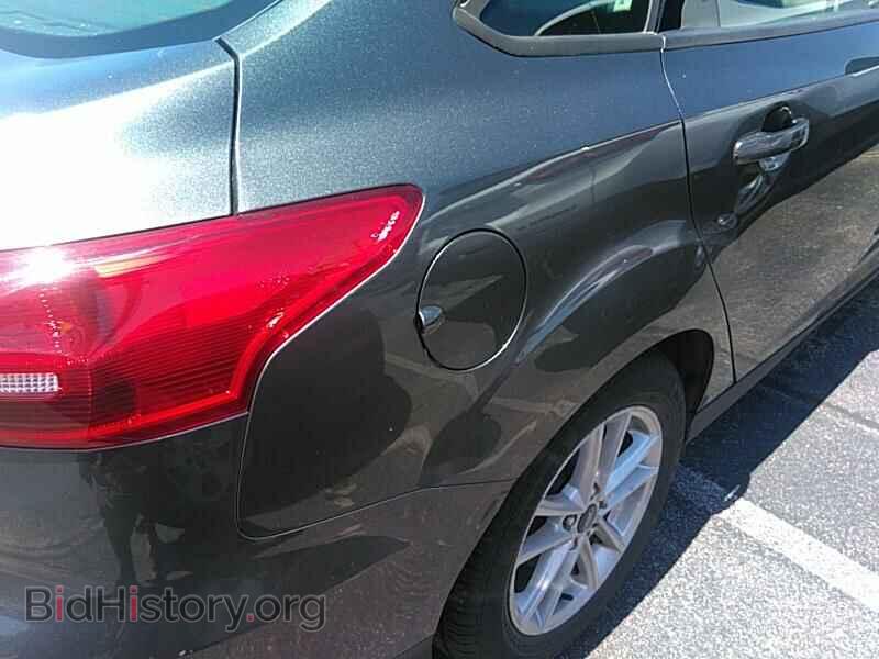 2016 Ford Focus - VIN: 1FADP3F29GL360759 - Photo 8
