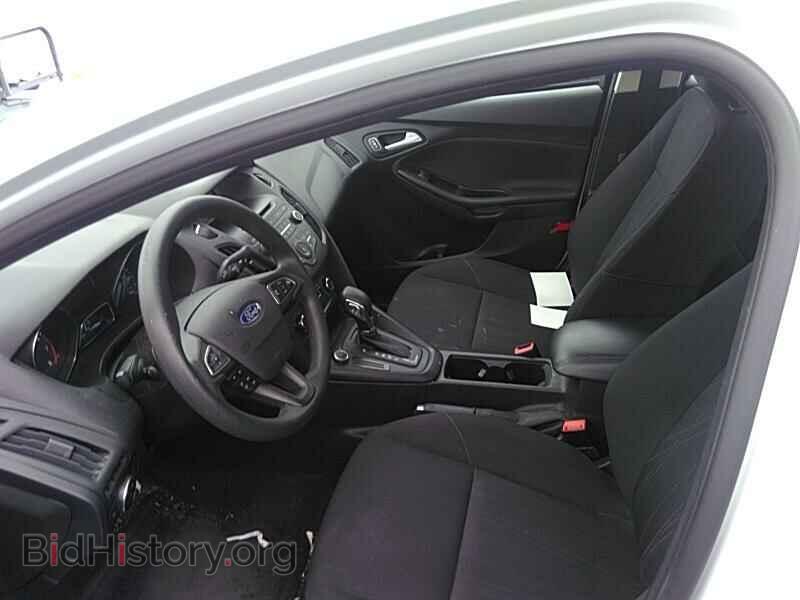 2017 Ford Focus - VIN: 1FADP3F24HL232527 - Фото 3