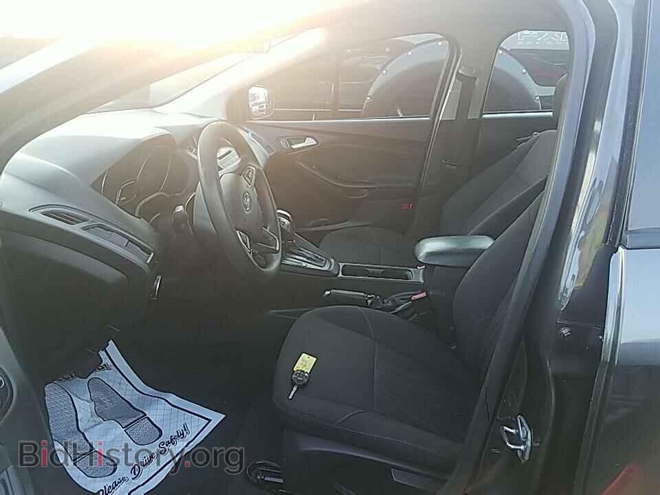 2016 Ford Focus - VIN: 1FADP3K29GL277032 - Photo 3