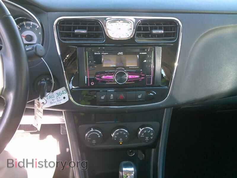 2013 Chrysler 200 - VIN: 1C3CCBCG8DN559284 - Photo 4