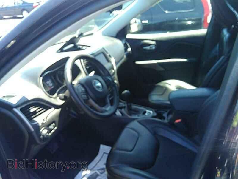 2019 Jeep Cherokee - VIN: 1C4PJLLB3KD154465 - Фото 3