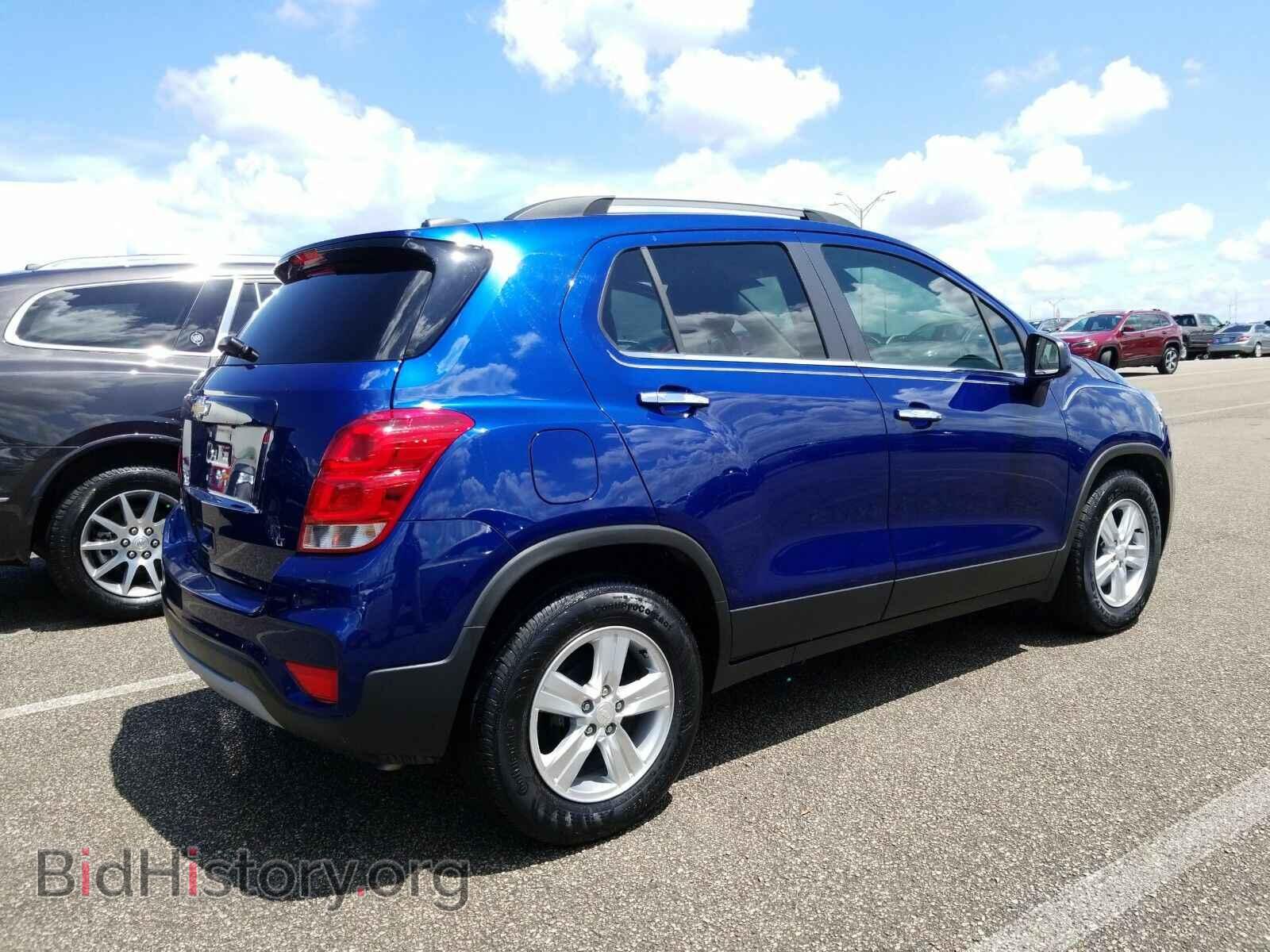 2017 Chevrolet Trax - VIN: 3GNCJLSB3HL213962 - Фото 2