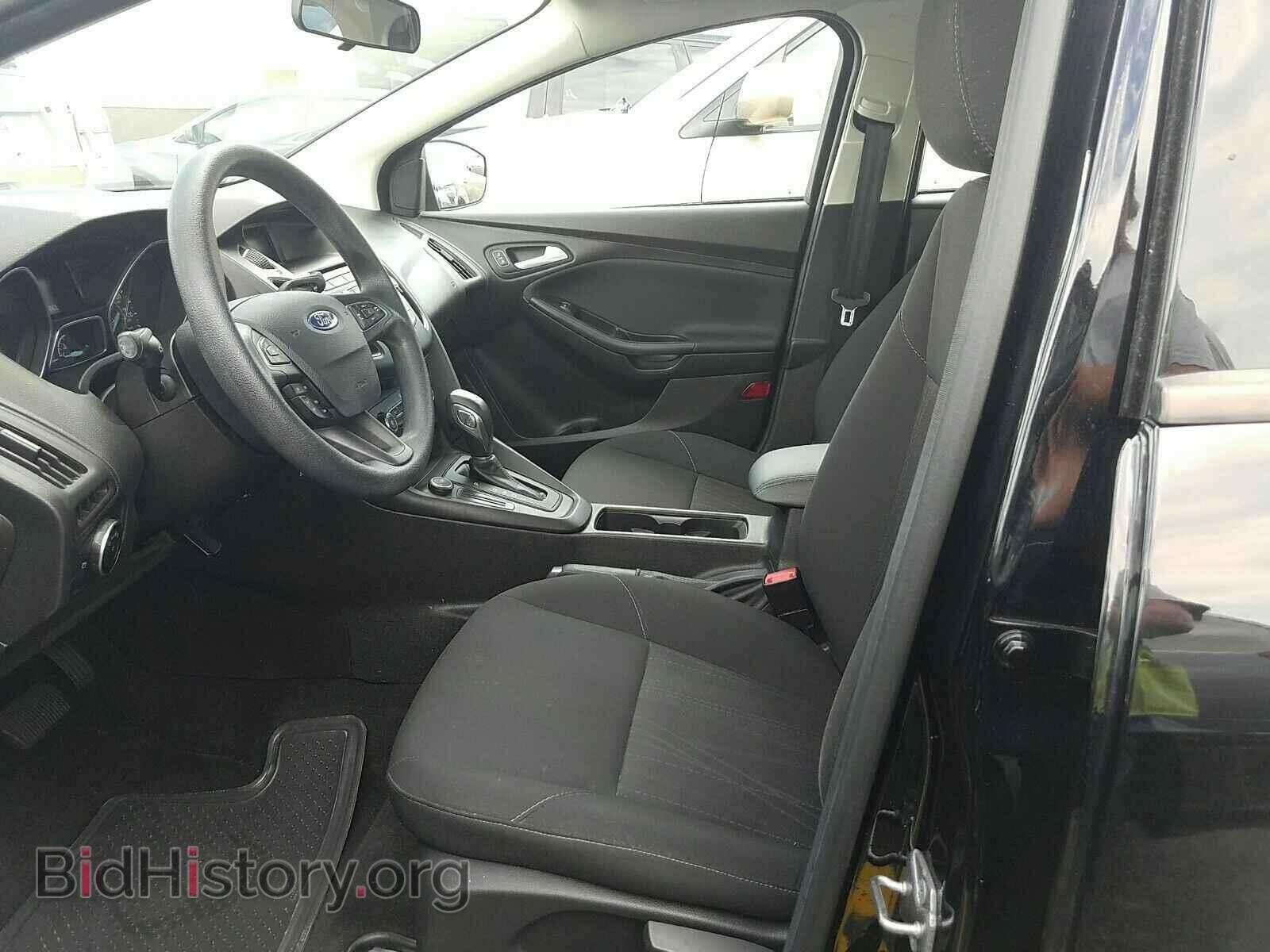 2016 Ford Focus - VIN: 1FADP3F29GL358414 - Photo 3
