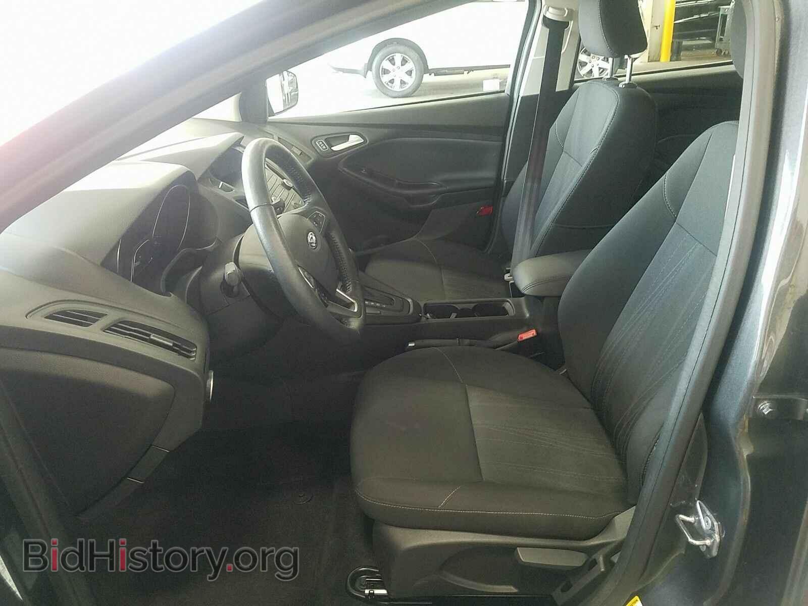 2017 Ford Focus - VIN: 1FADP3F27HL220839 - Фото 3