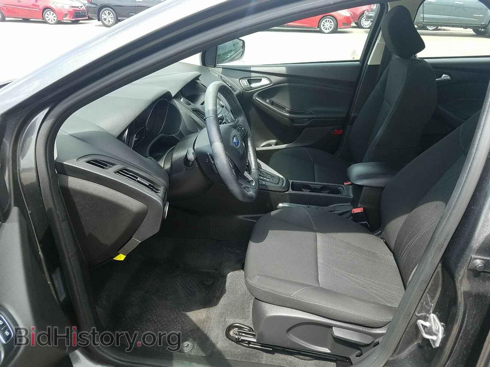 2016 Ford Focus - VIN: 1FADP3F24GL360636 - Photo 3