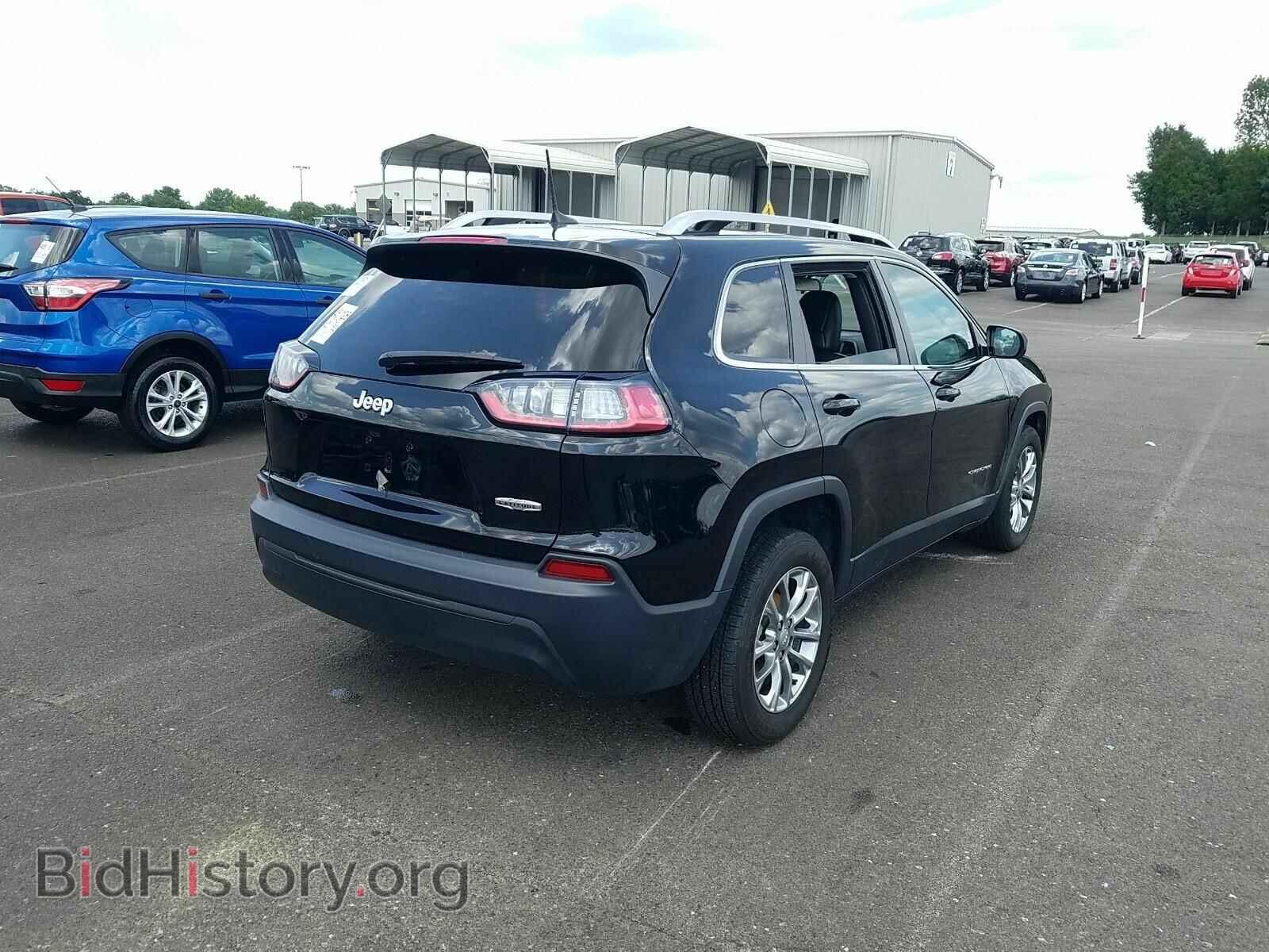 2019 Jeep Cherokee - VIN: 1C4PJLLB4KD226595 - Фото 2