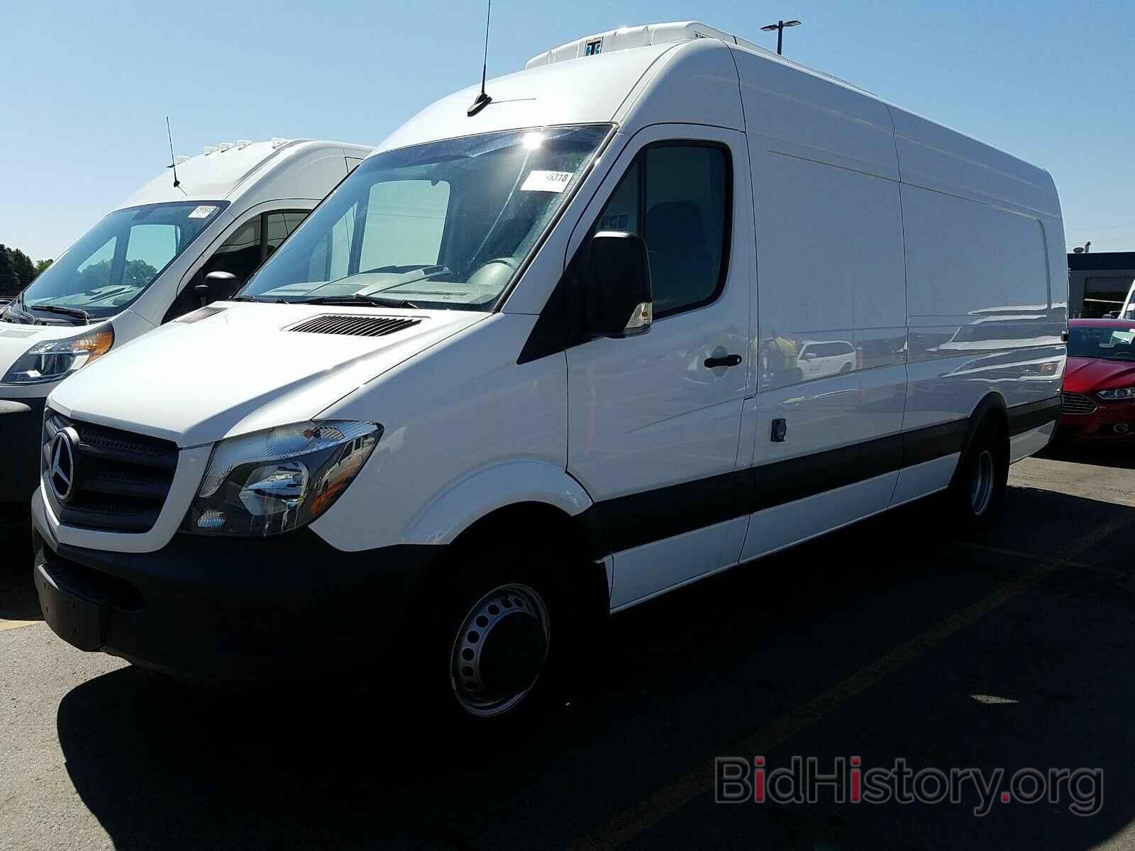 Photo WD3PF1CD9HP552742 - Mercedes-Benz Sprinter Cargo Van 2017