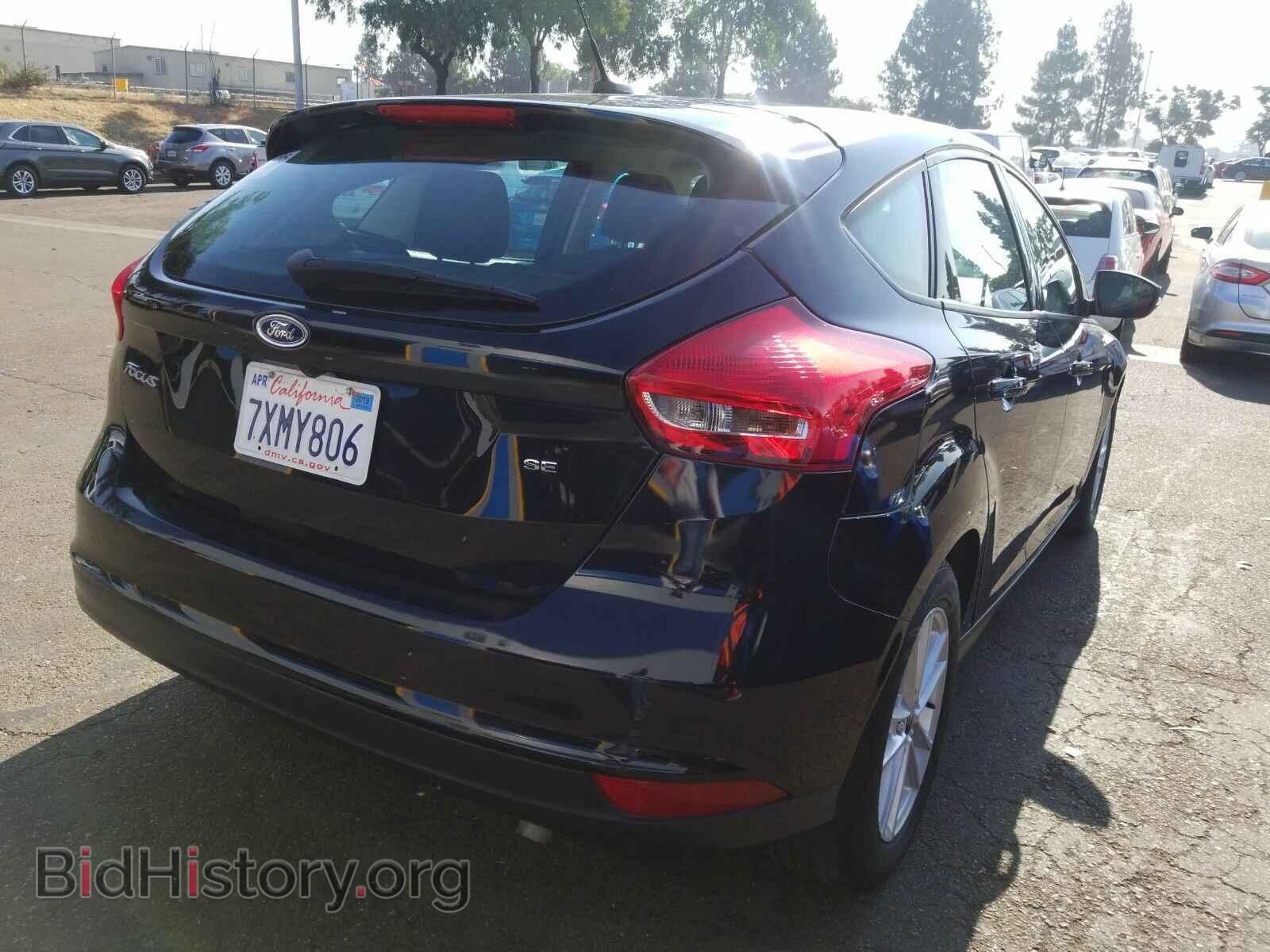 2017 Ford Focus - VIN: 1FADP3K20HL219750 - Фото 2