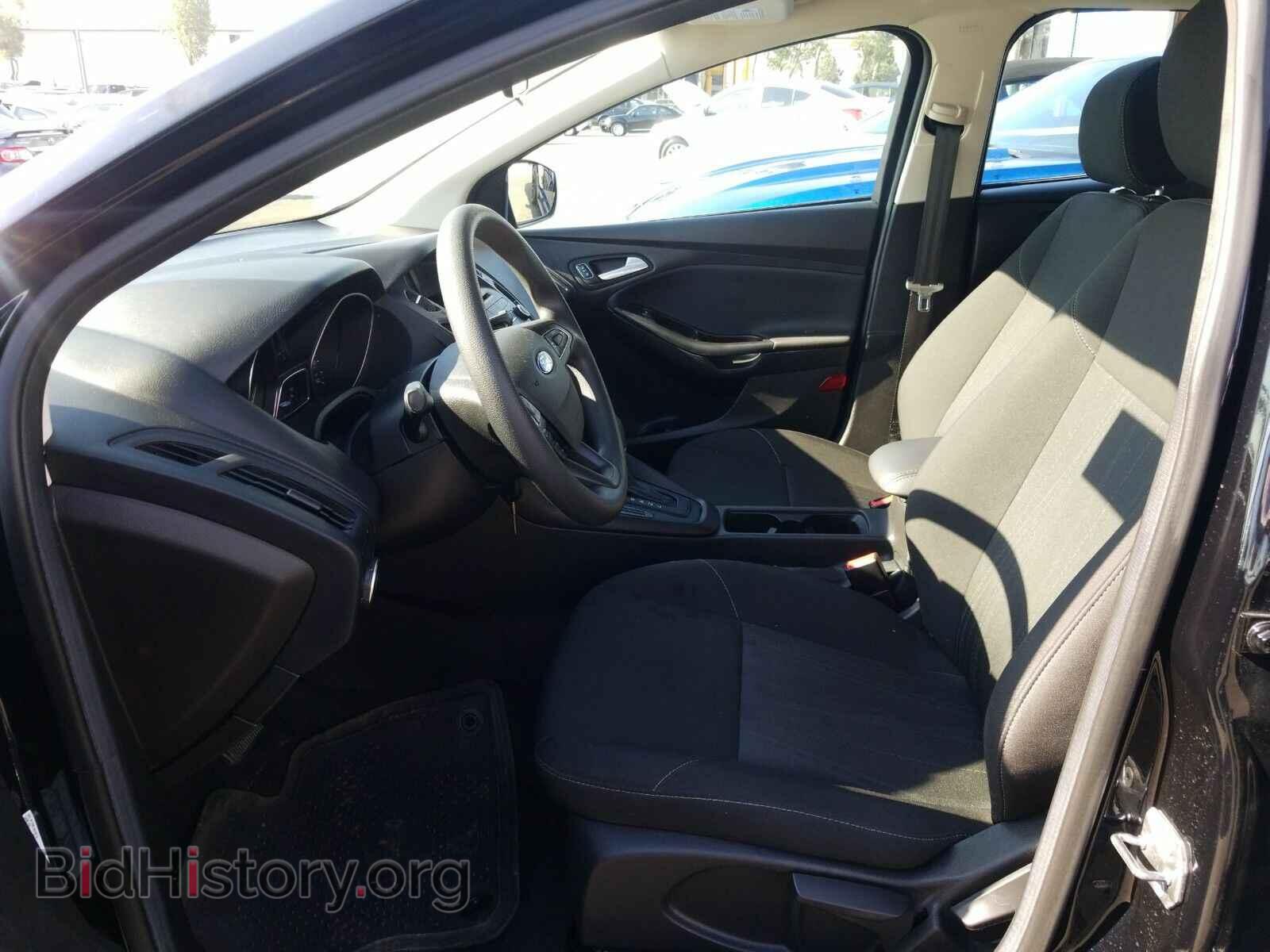 2017 Ford Focus - VIN: 1FADP3K20HL219750 - Фото 3