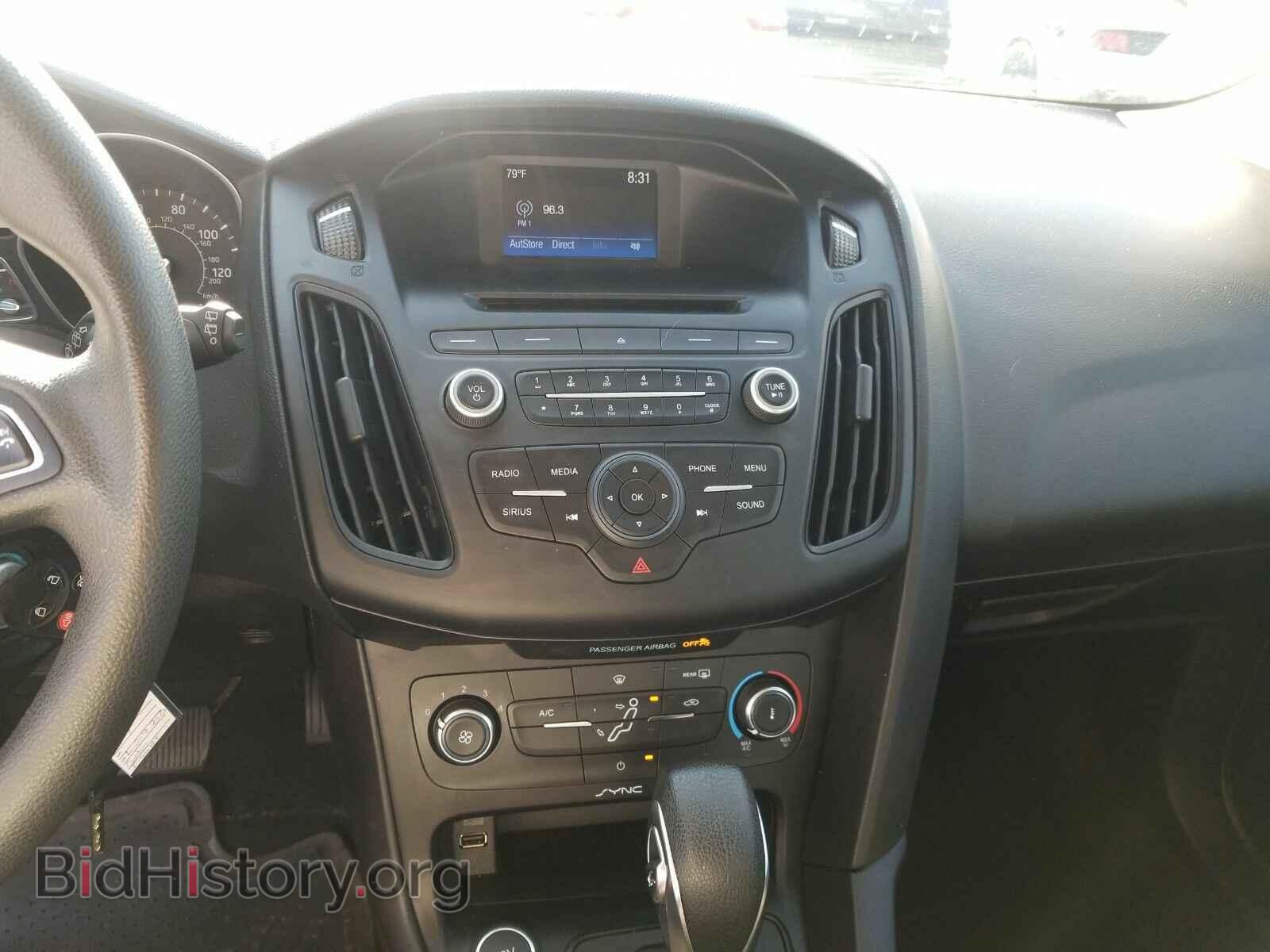 2017 Ford Focus - VIN: 1FADP3K20HL219750 - Фото 4