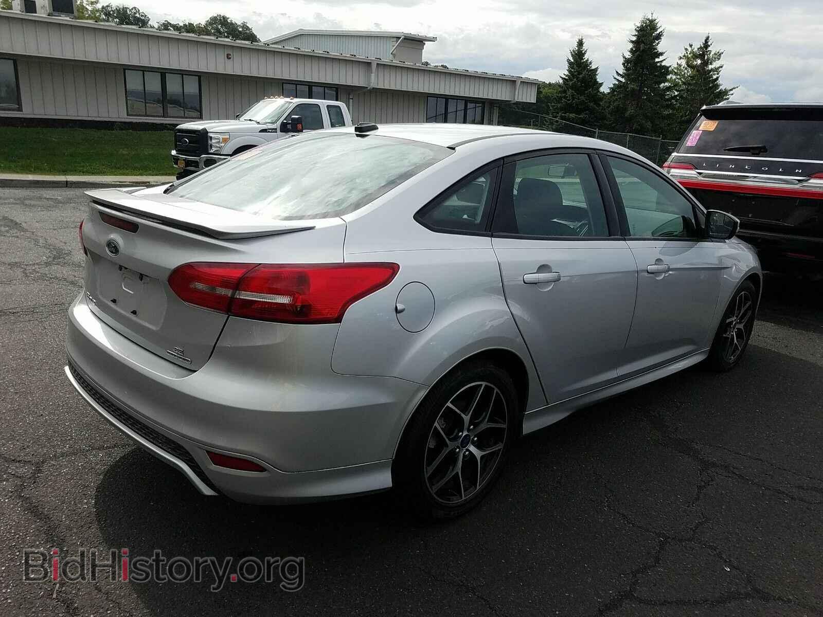 2015 Ford Focus - VIN: 1FADP3F22FL310624 - Фото 2