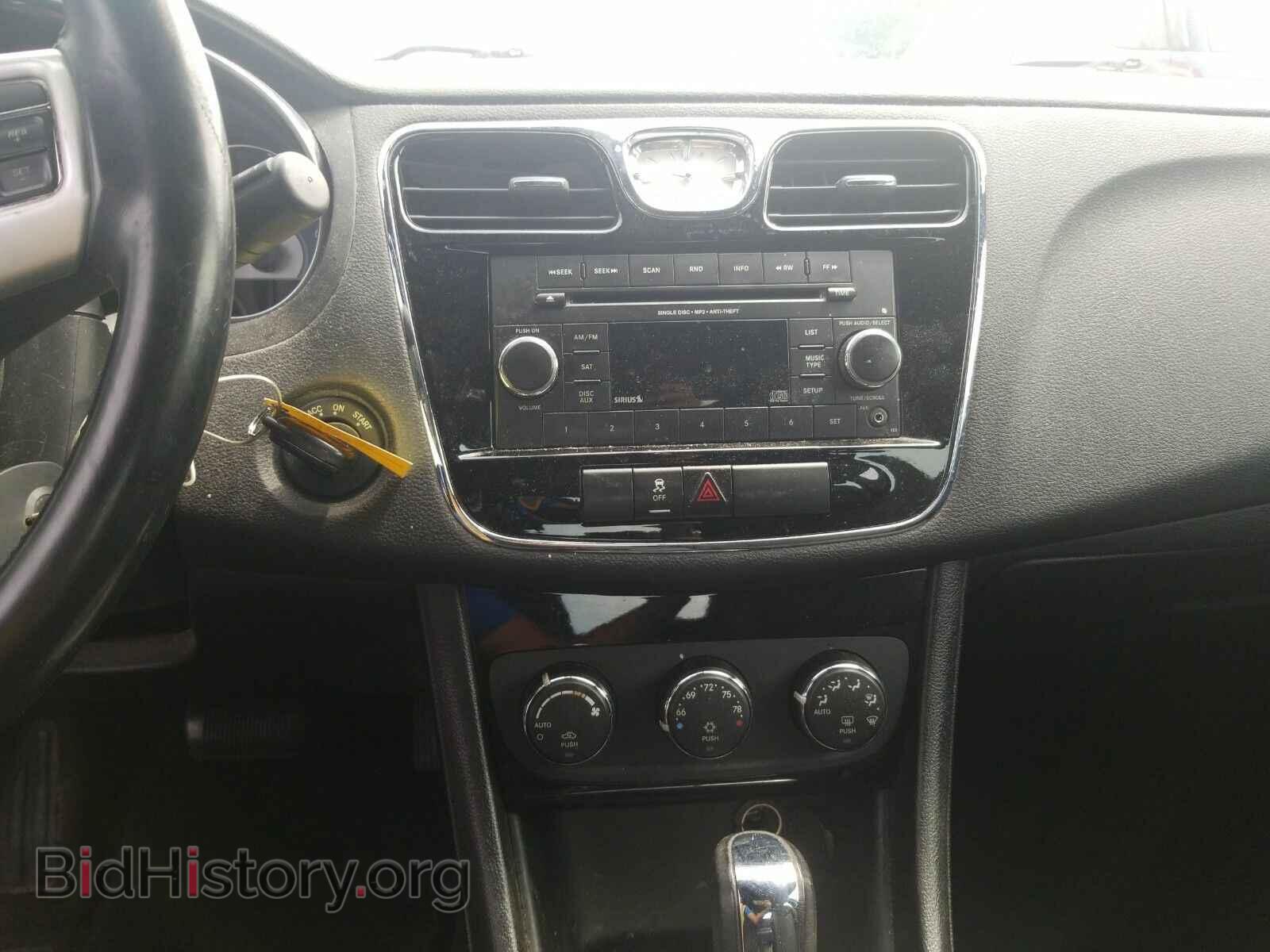 2013 Chrysler 200 - VIN: 1C3CCBBB1DN714571 - Photo 4