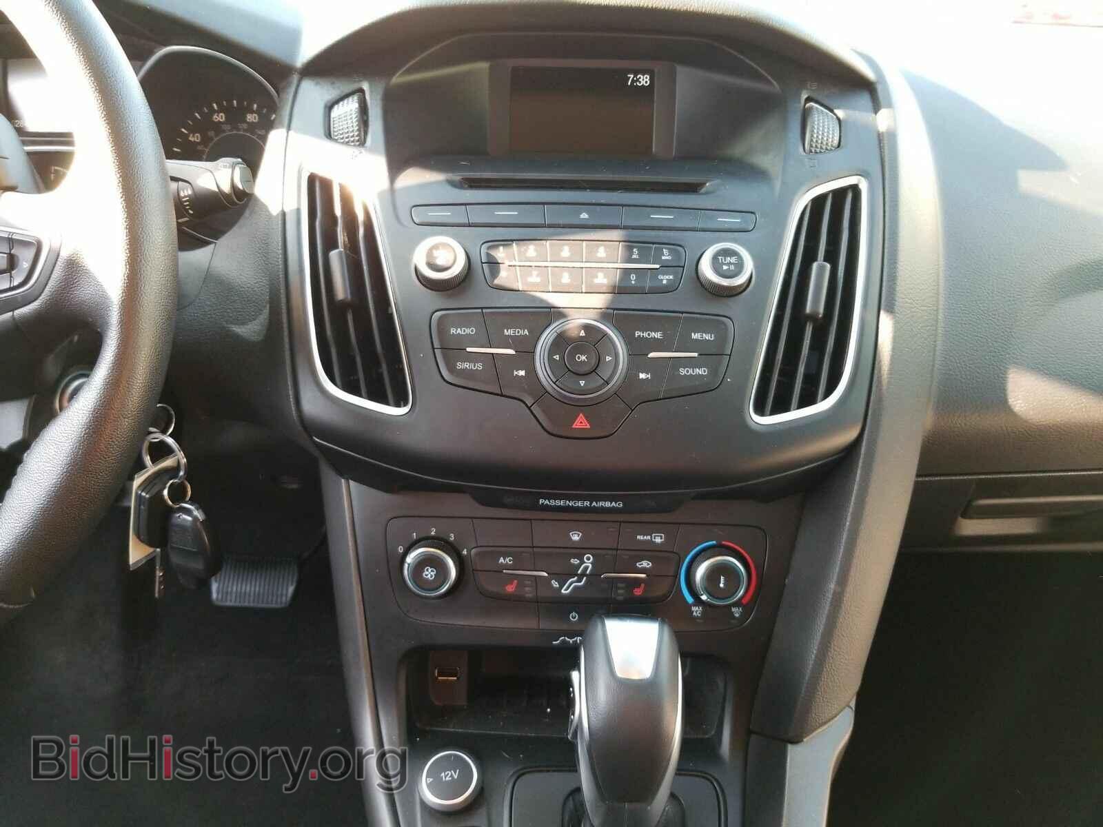 2016 Ford Focus - VIN: 1FADP3K26GL300959 - Фото 4