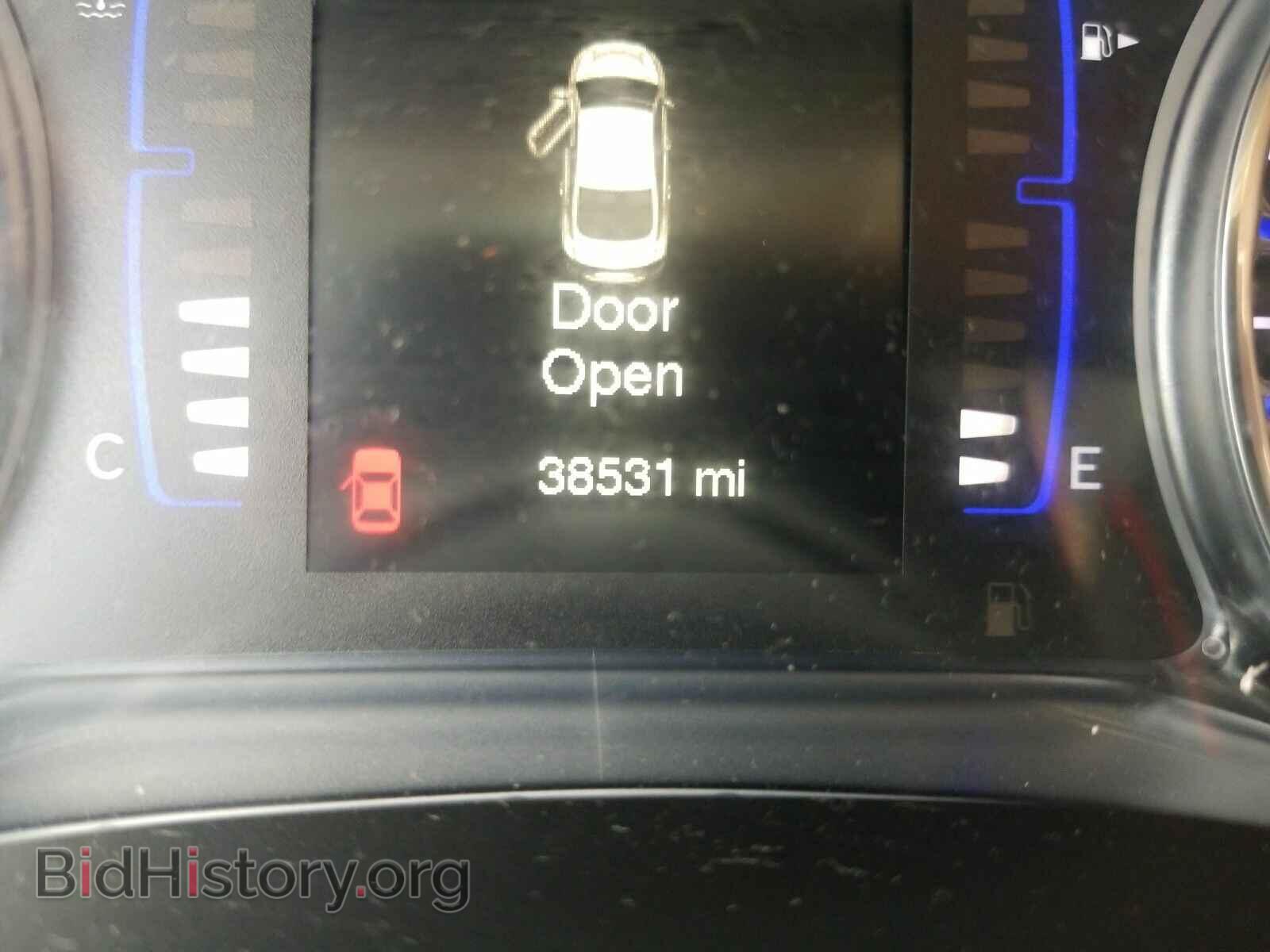 2016 Chrysler 200 - VIN: 1C3CCCAB5GN149981 - Фото 5