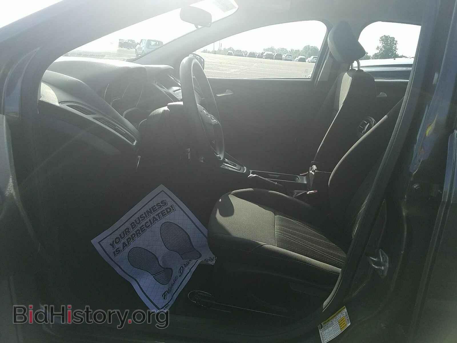 2016 Ford Focus - VIN: 1FADP3F20GL298362 - Photo 3