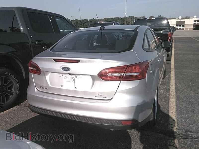 2016 Ford Focus - VIN: 1FADP3F2XGL359362 - Photo 2