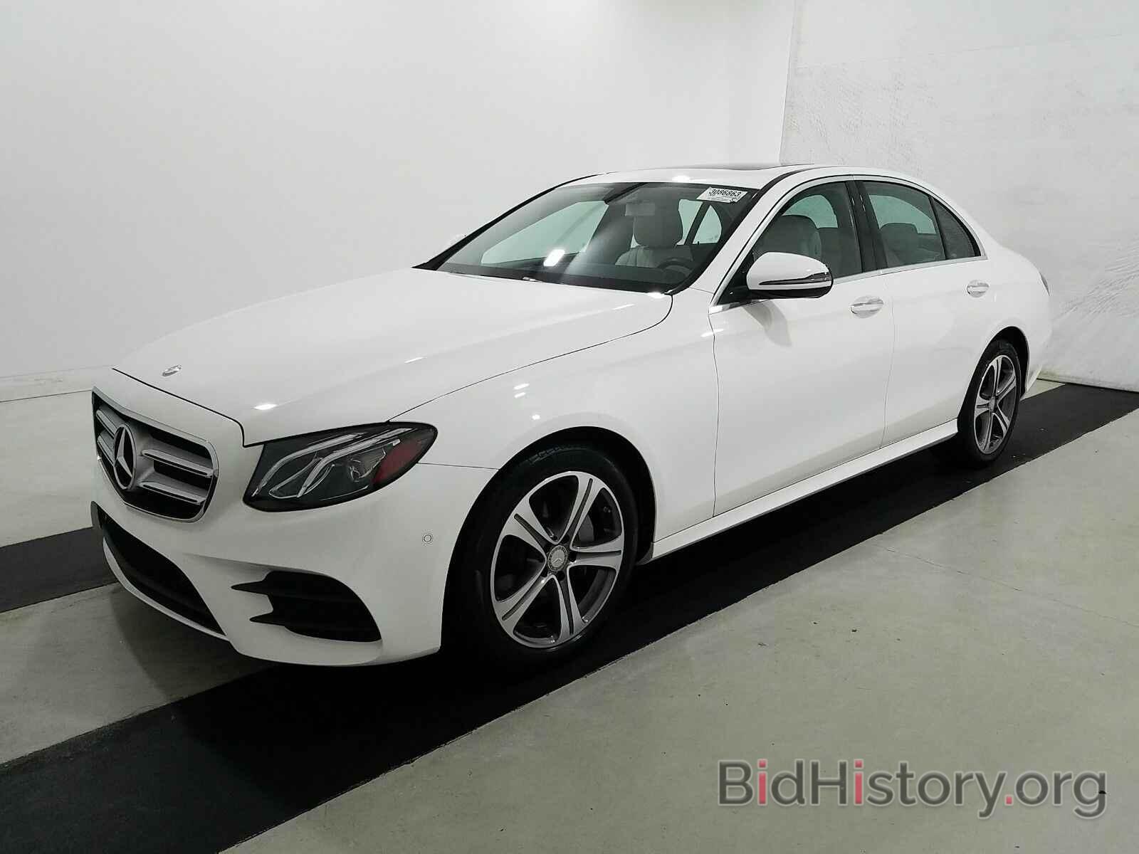 Photo WDDZF4JB9HA059184 - Mercedes-Benz E-Class 2017