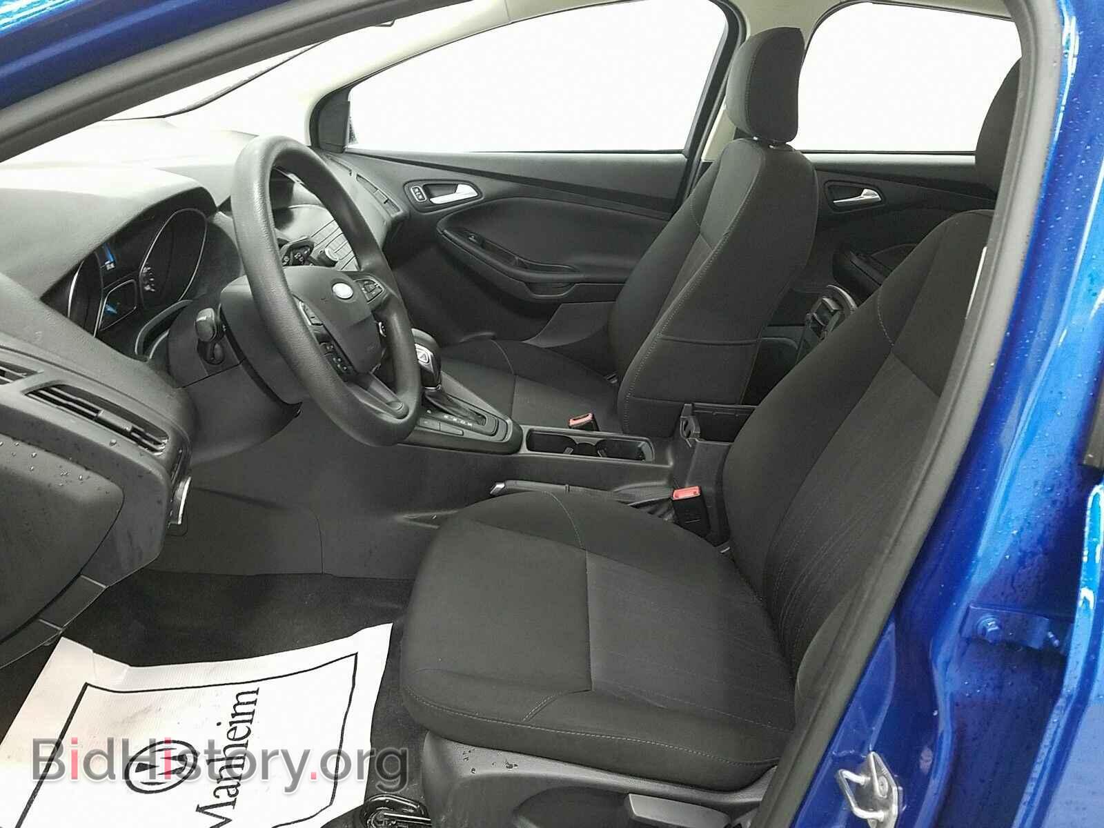 2018 Ford Focus - VIN: 1FADP3FE2JL303191 - Фото 3