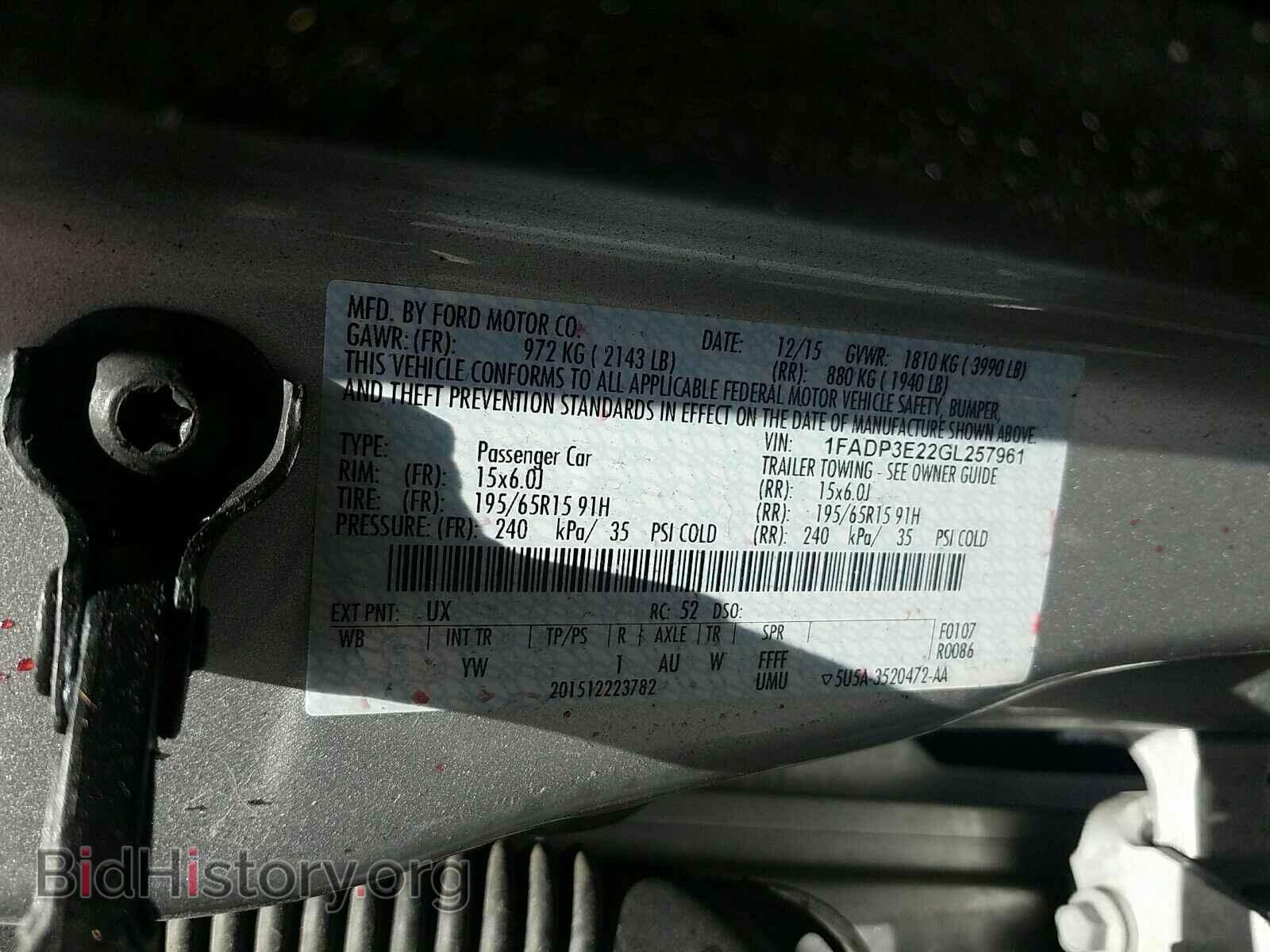 2016 Ford Focus - VIN: 1FADP3E22GL257961 - Photo 6