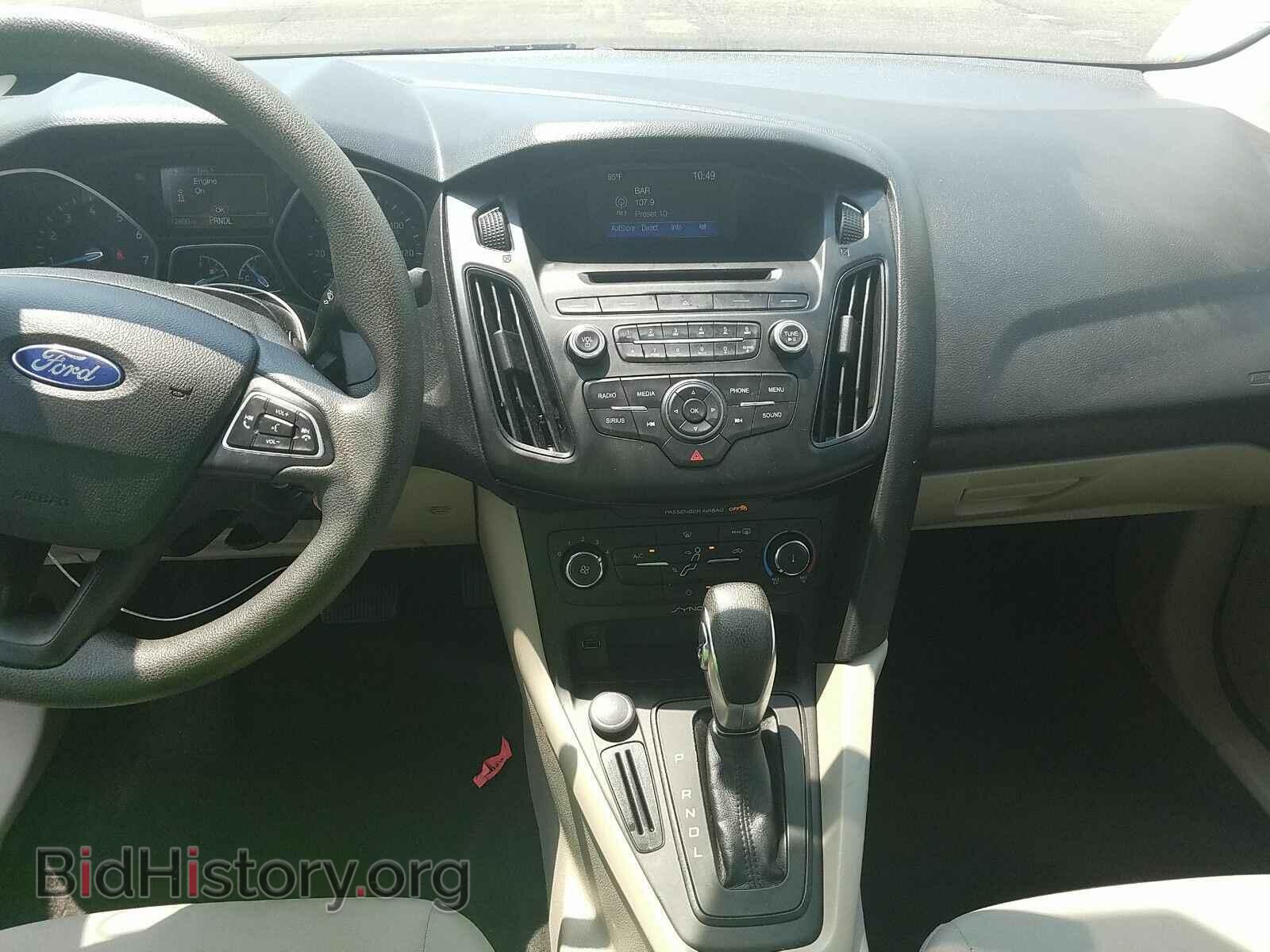 2017 Ford Focus - VIN: 1FADP3F22HL208212 - Фото 4
