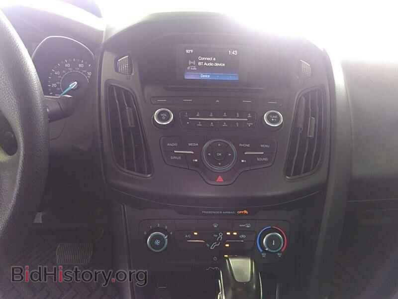 2016 Ford Focus - VIN: 1FADP3F29GL356792 - Photo 4