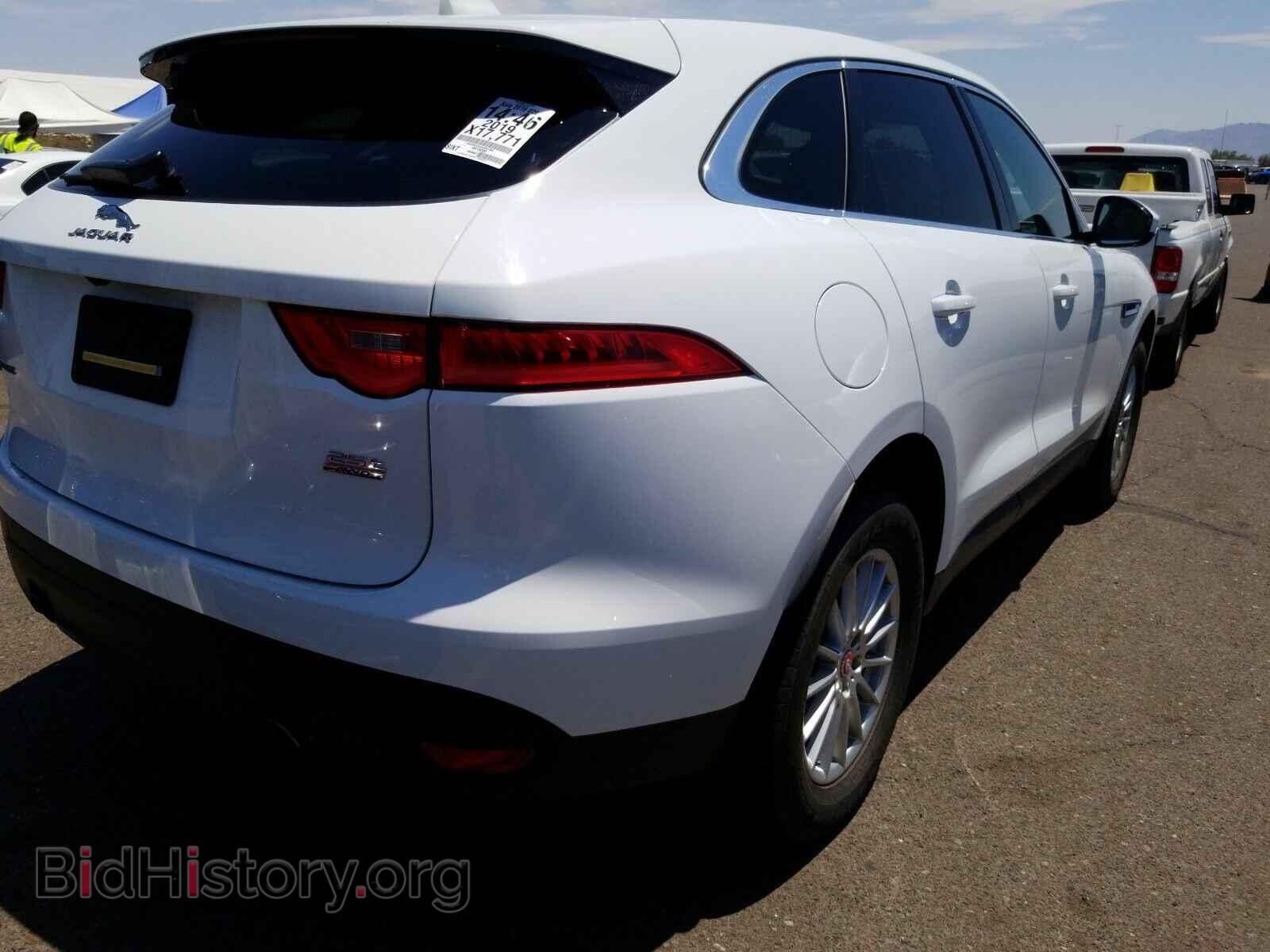 2019 Jaguar F-PACE - VIN: SADCS2FX4KA391999 - Фото 2
