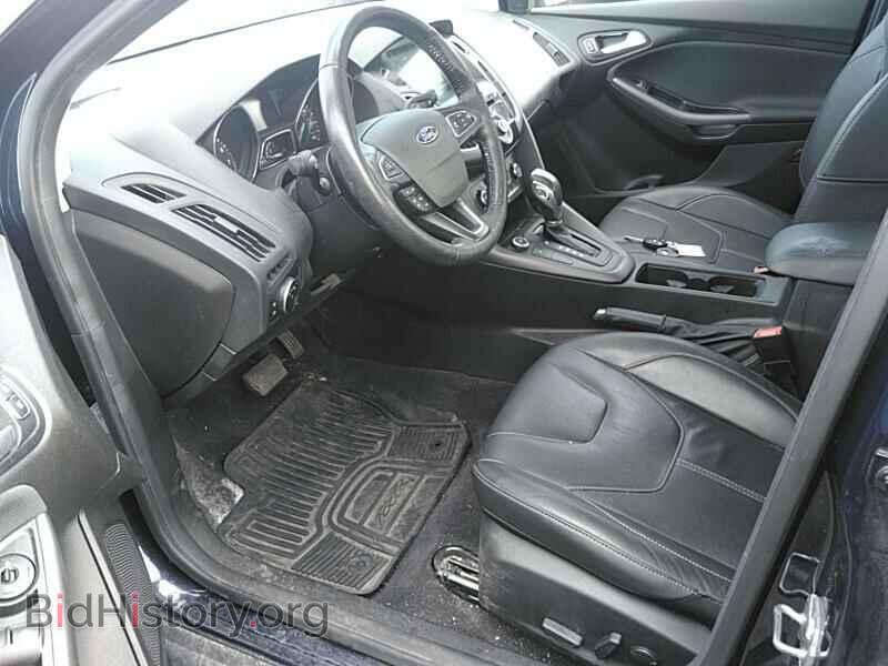 2016 Ford Focus - VIN: 1FADP3F28GL359294 - Photo 3
