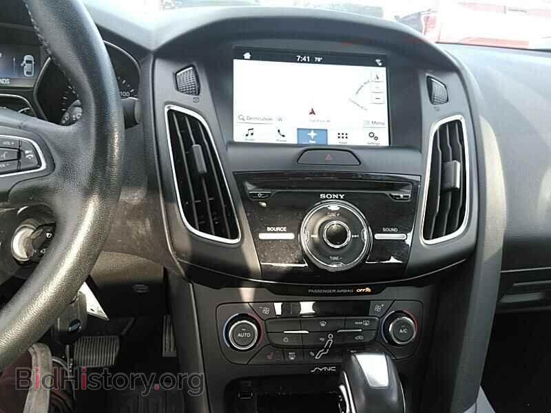 2016 Ford Focus - VIN: 1FADP3F28GL359294 - Photo 4