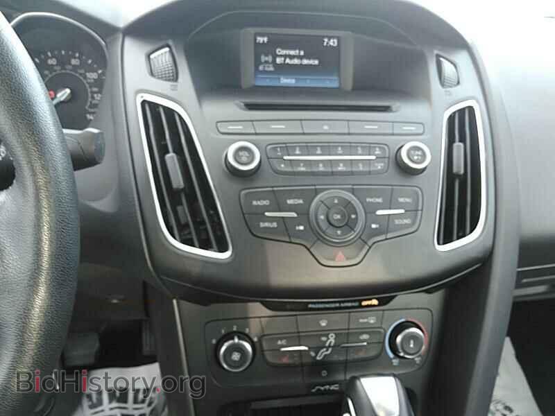 2016 Ford Focus - VIN: 1FADP3F21GL305531 - Photo 4