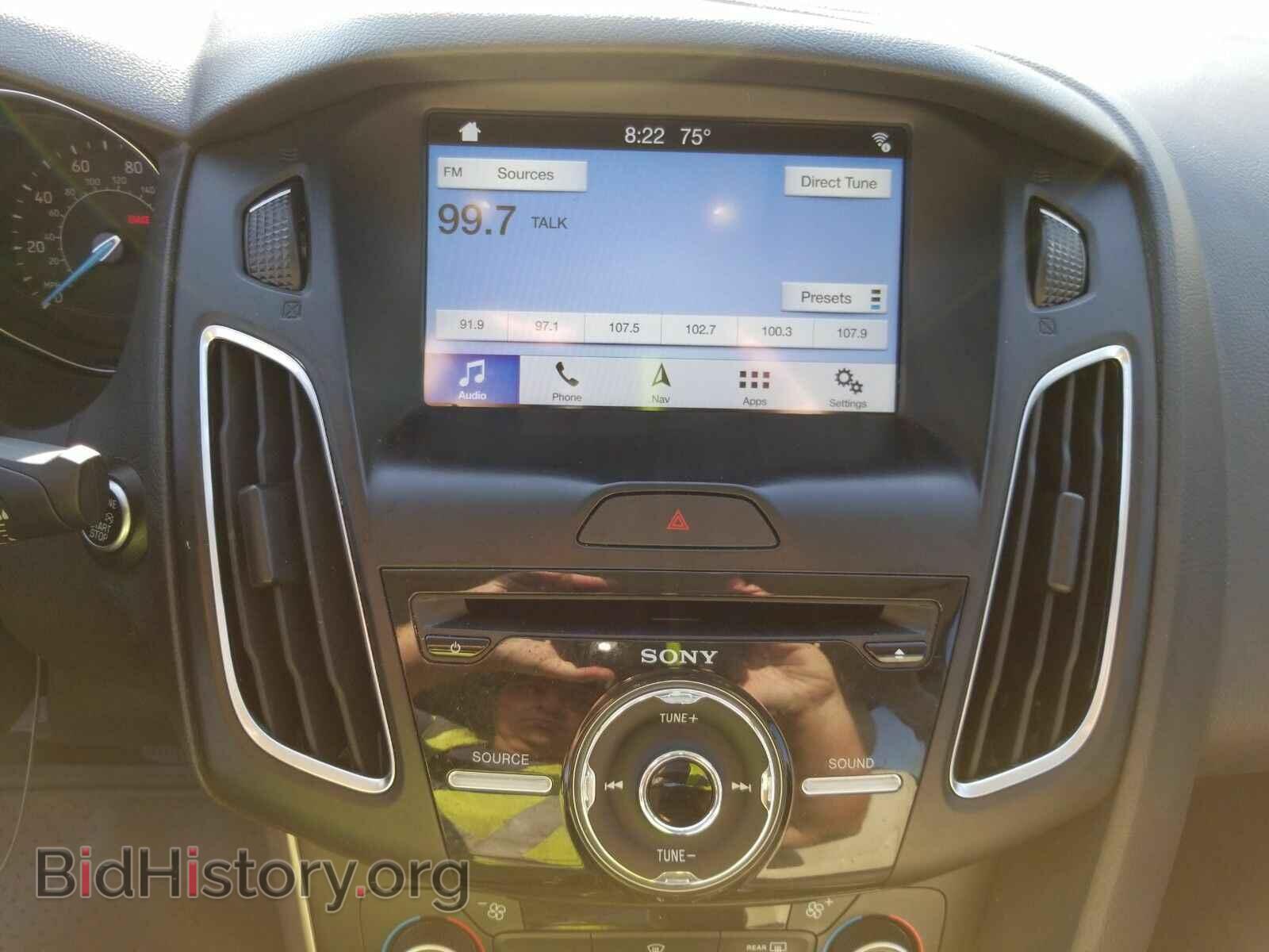 2018 Ford Focus - VIN: 1FADP3J29JL294194 - Фото 4