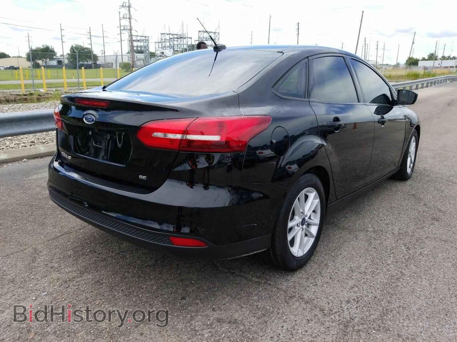 2017 Ford Focus - VIN: 1FADP3F21HL275237 - Фото 2