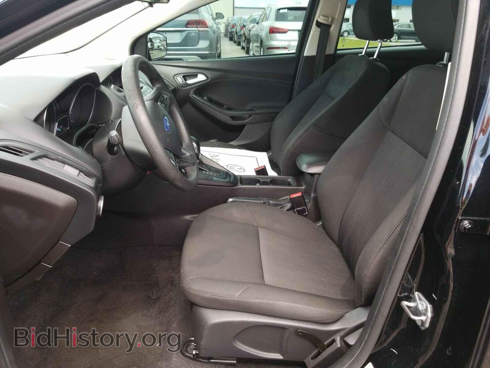 2017 Ford Focus - VIN: 1FADP3F21HL275237 - Фото 3