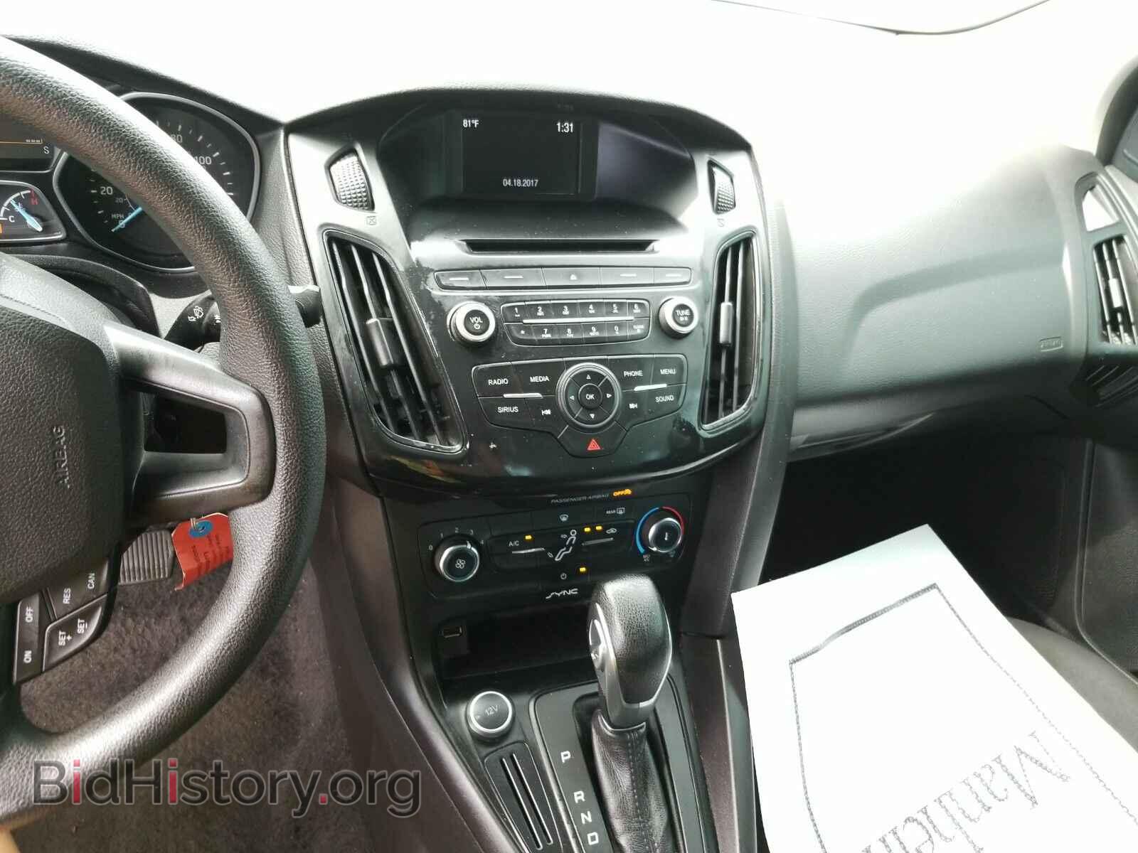 2017 Ford Focus - VIN: 1FADP3F21HL275237 - Фото 4